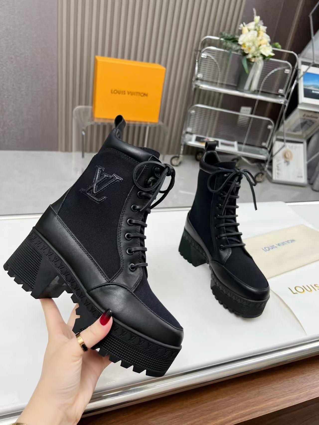 UA LV Laureate Platform Desert Boot