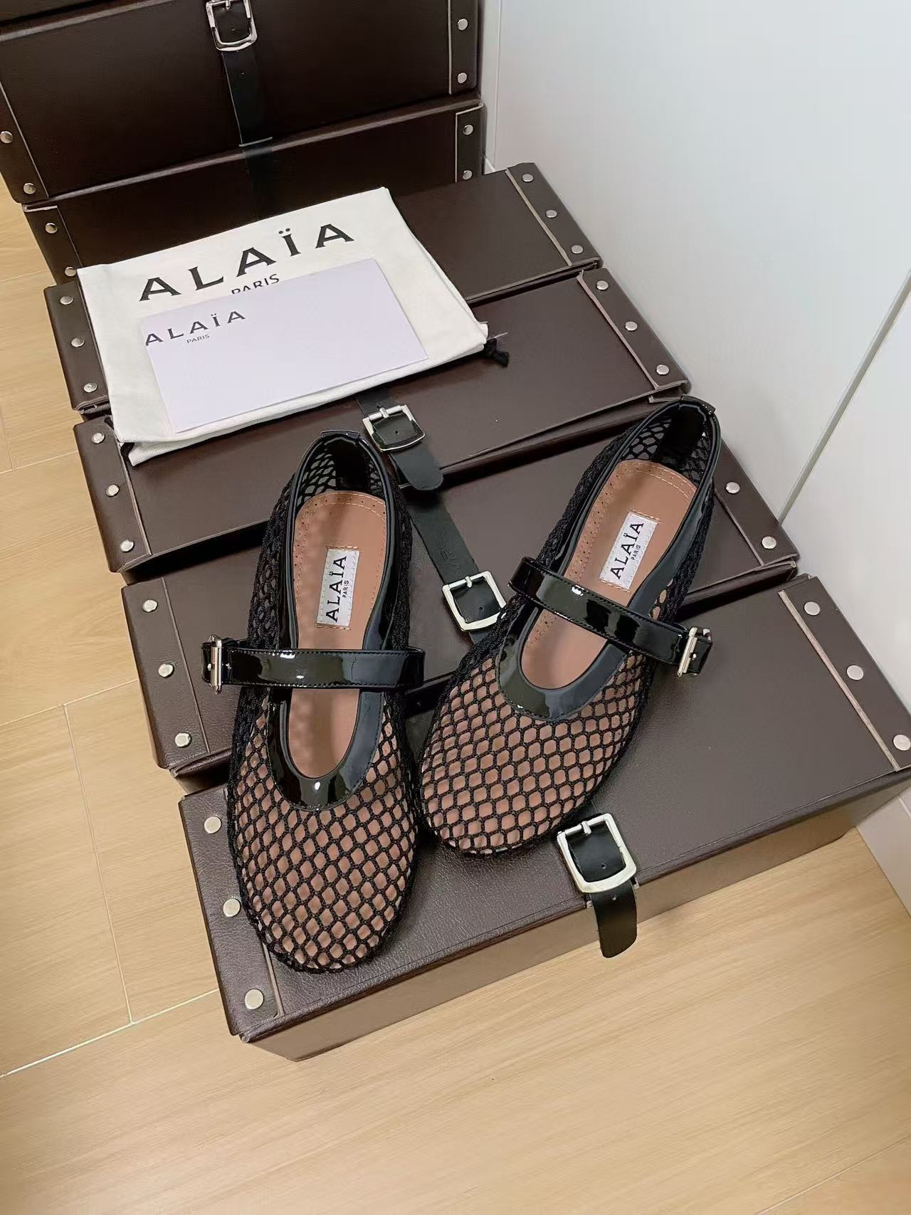 UA A1a1a BALLET FLATS IN FISHNET