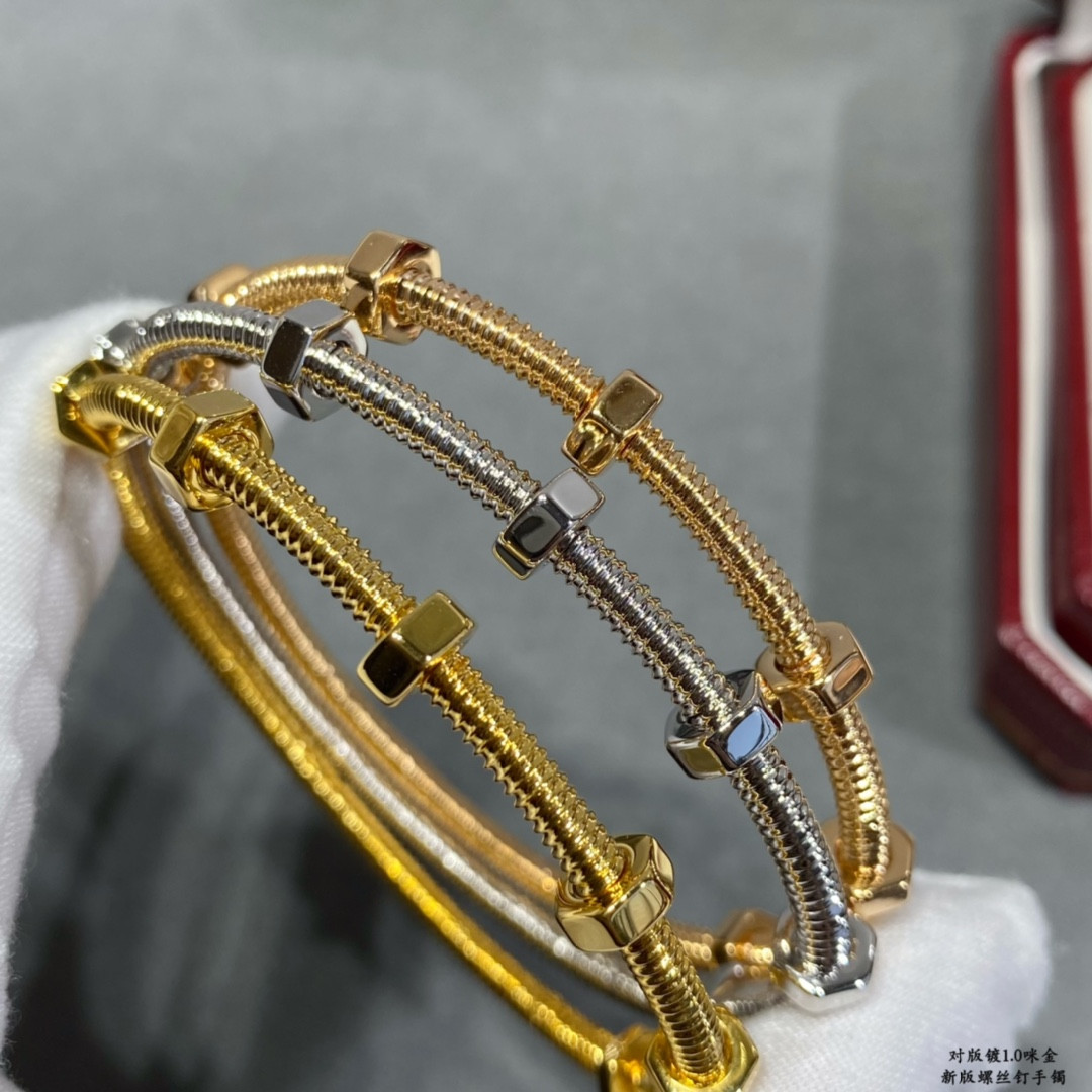 Ca*t*er screw bracelet