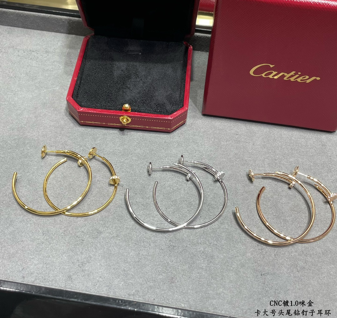 ca*t*er large size head and tail Di*m*nd nail earrings