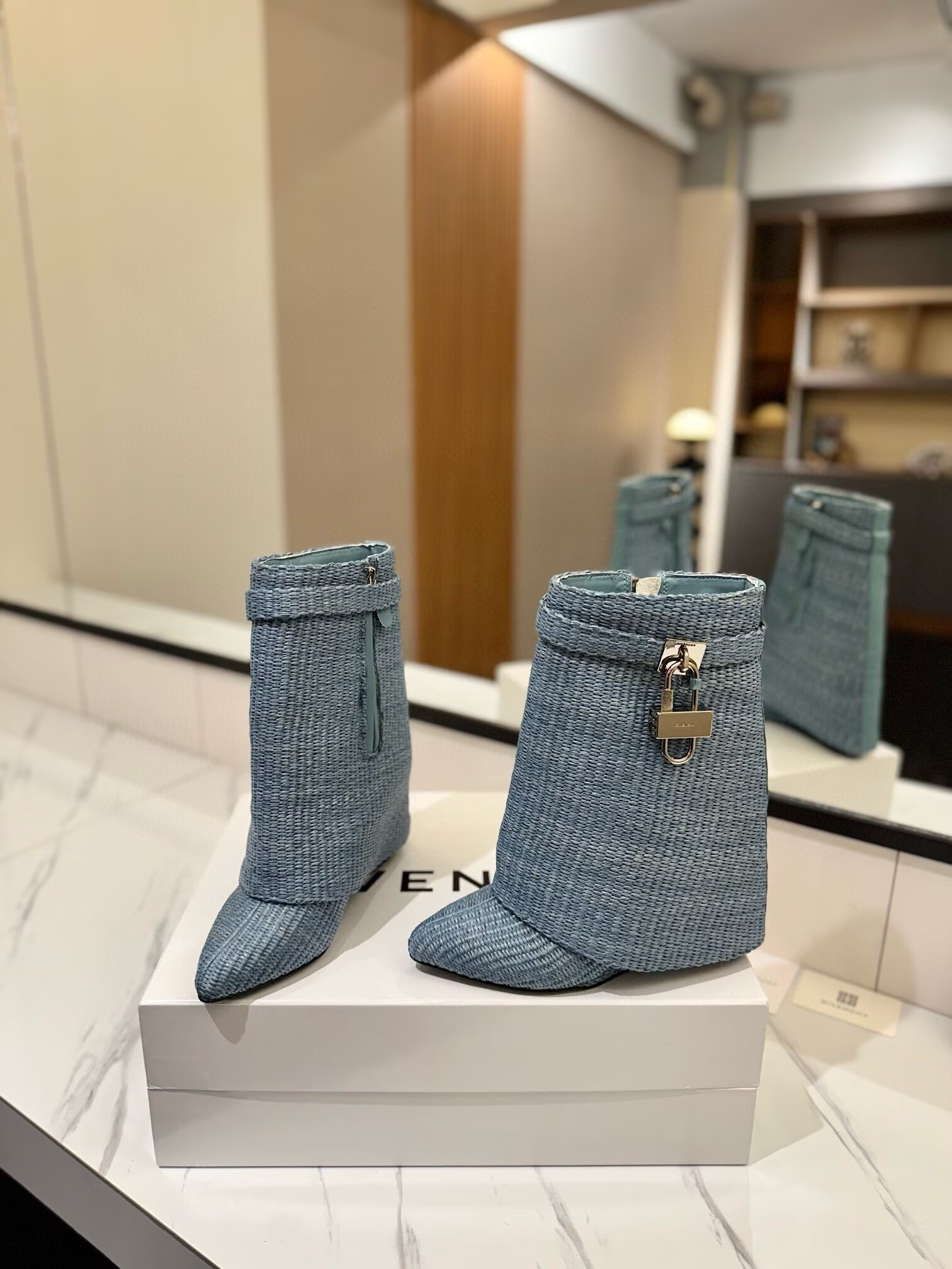 ua G1uenchy boots