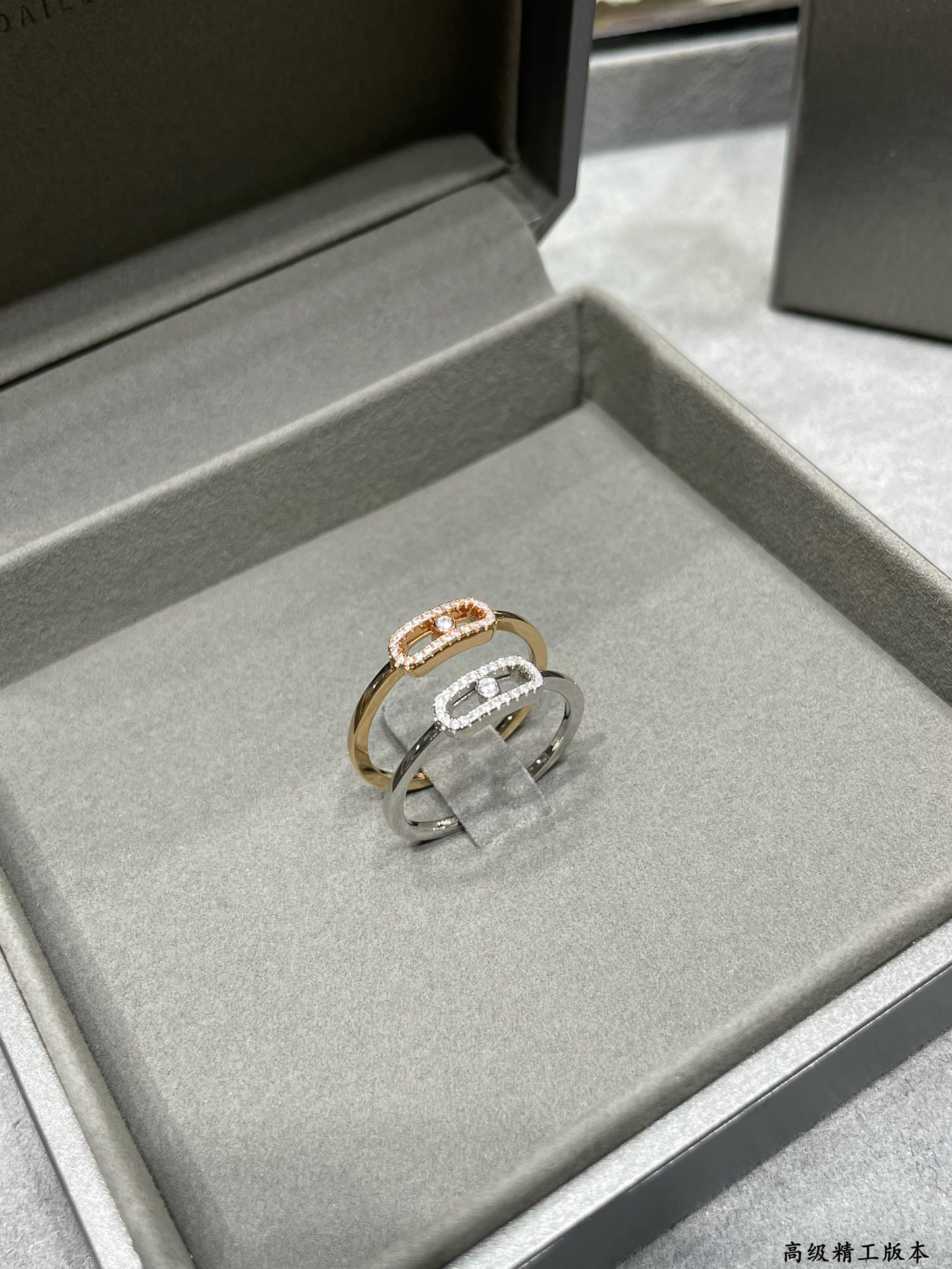 Mes1kaa single di*m*nd moving ring