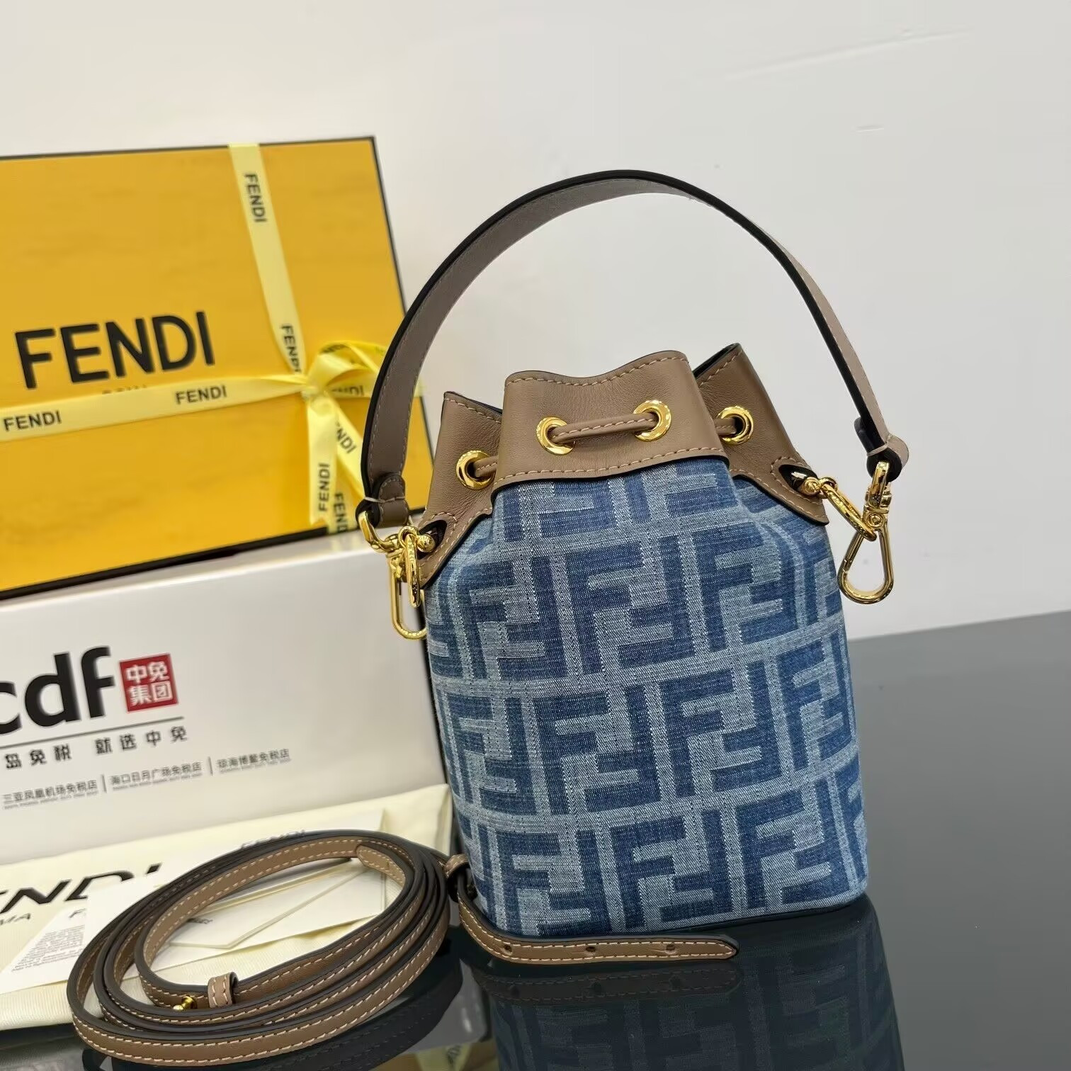 f**di mon tresor mini ff De*1m fabric bucket bag 18x12x10cm