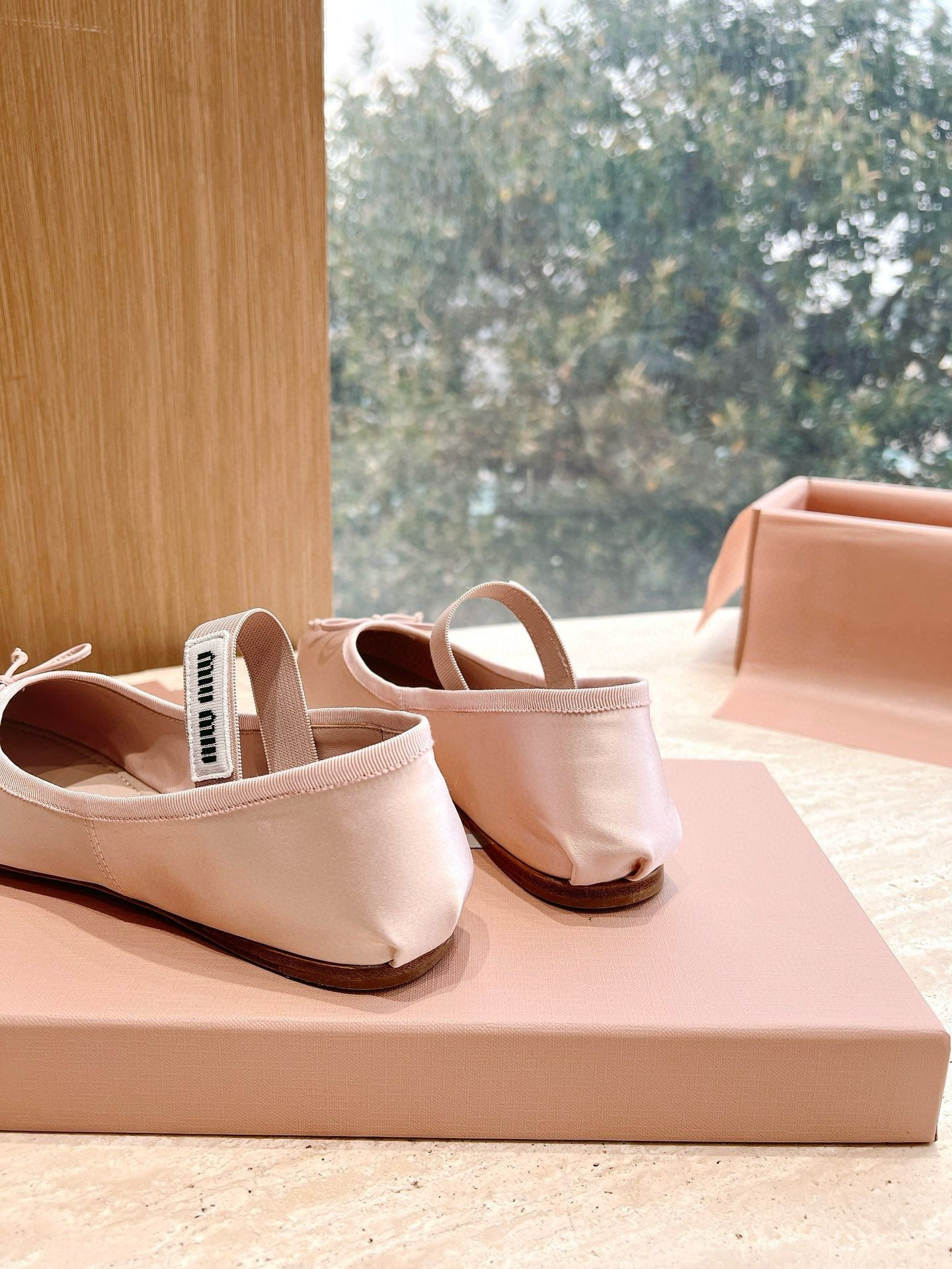 ua M1v M1v satin ballerinas