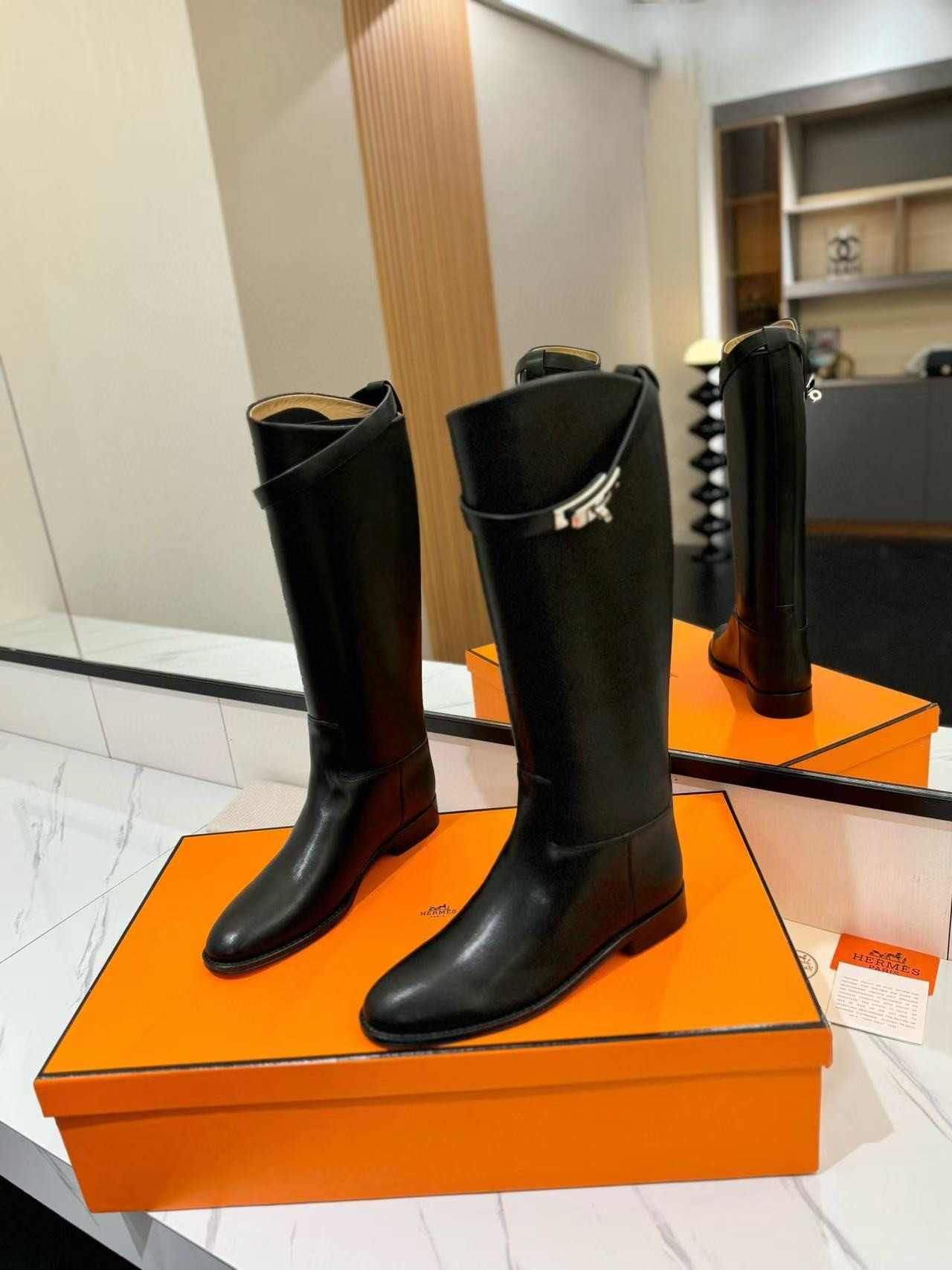 ua H**me5 jumping boots