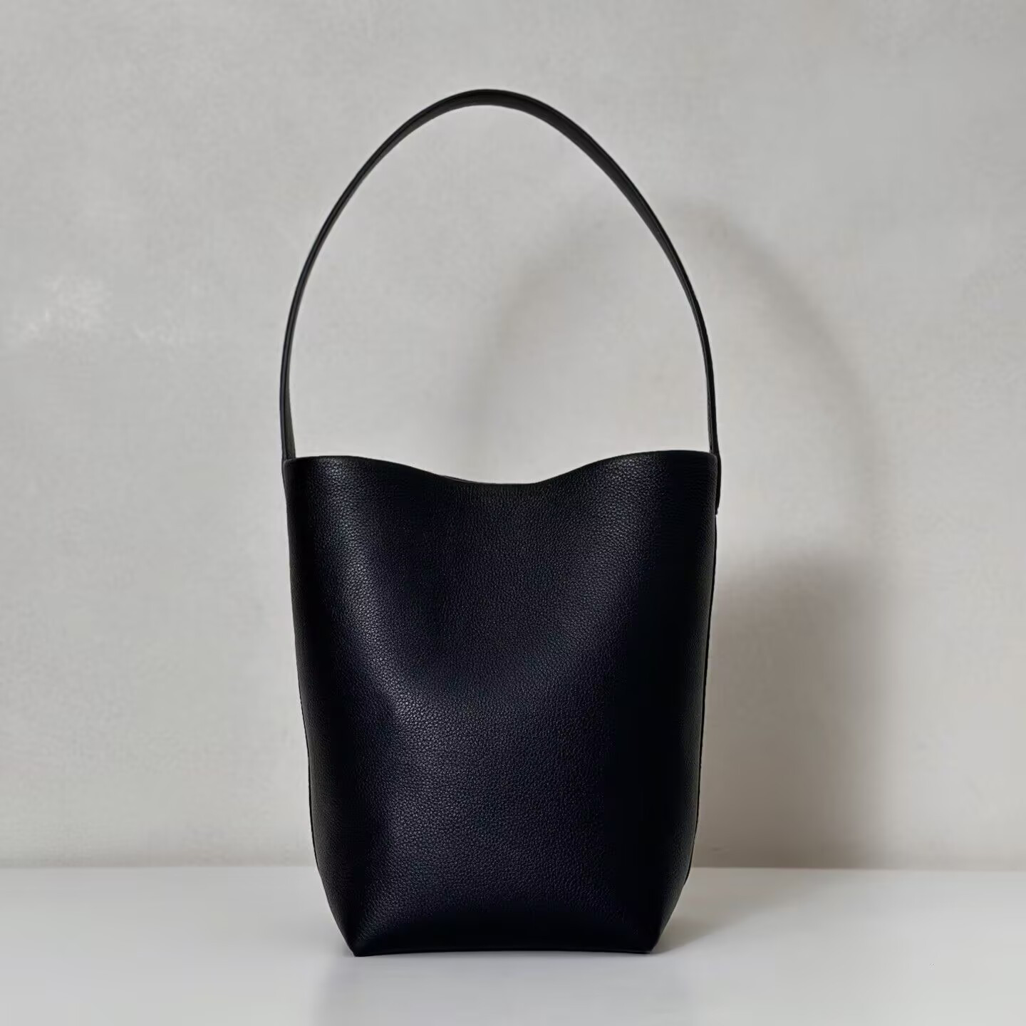 T*e R0w medium n/s park tote bag in leather 16.5x16.5x28cm
