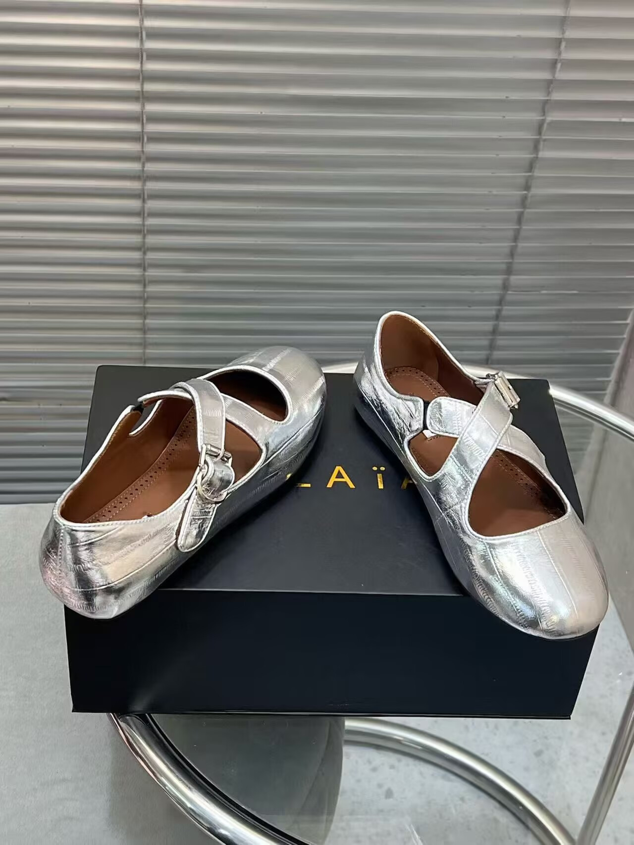 UA A1a1a CRISS CROSS BALLET FLATS