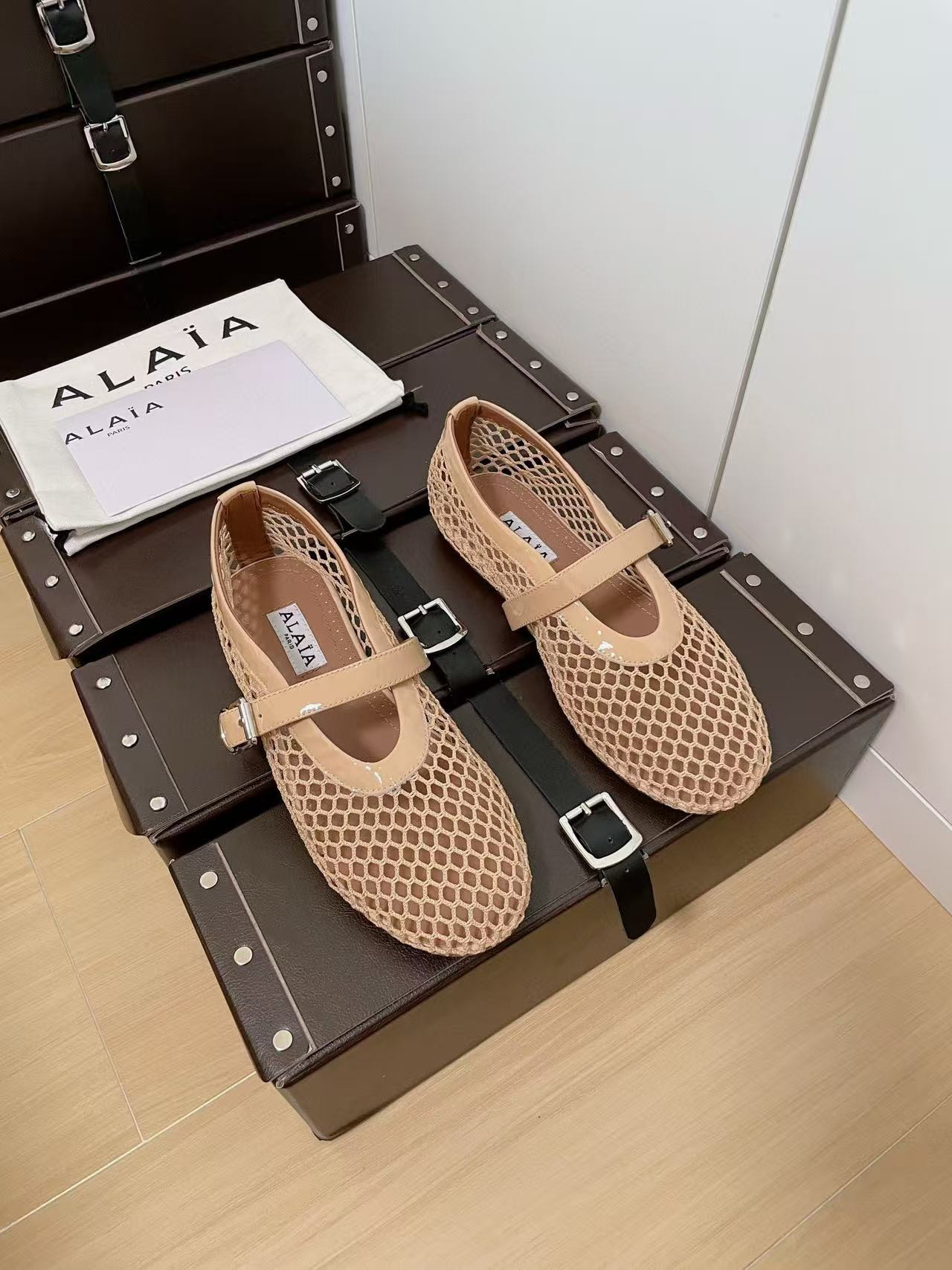 UA A1a1a BALLET FLATS IN FISHNET