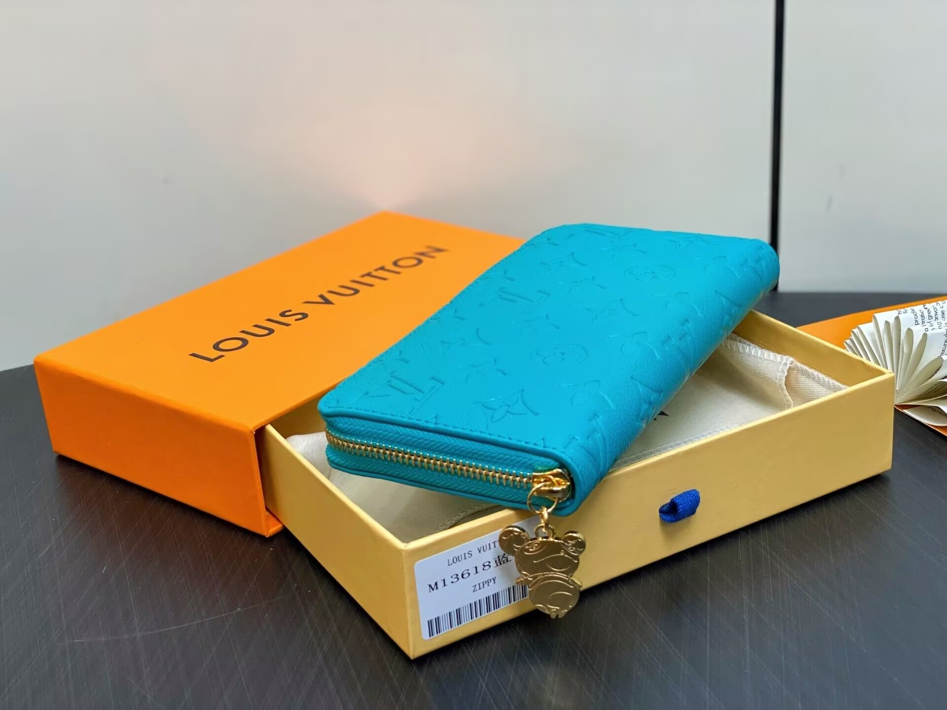 LV x TM Zippy Wallet M13618 19x10x2cm