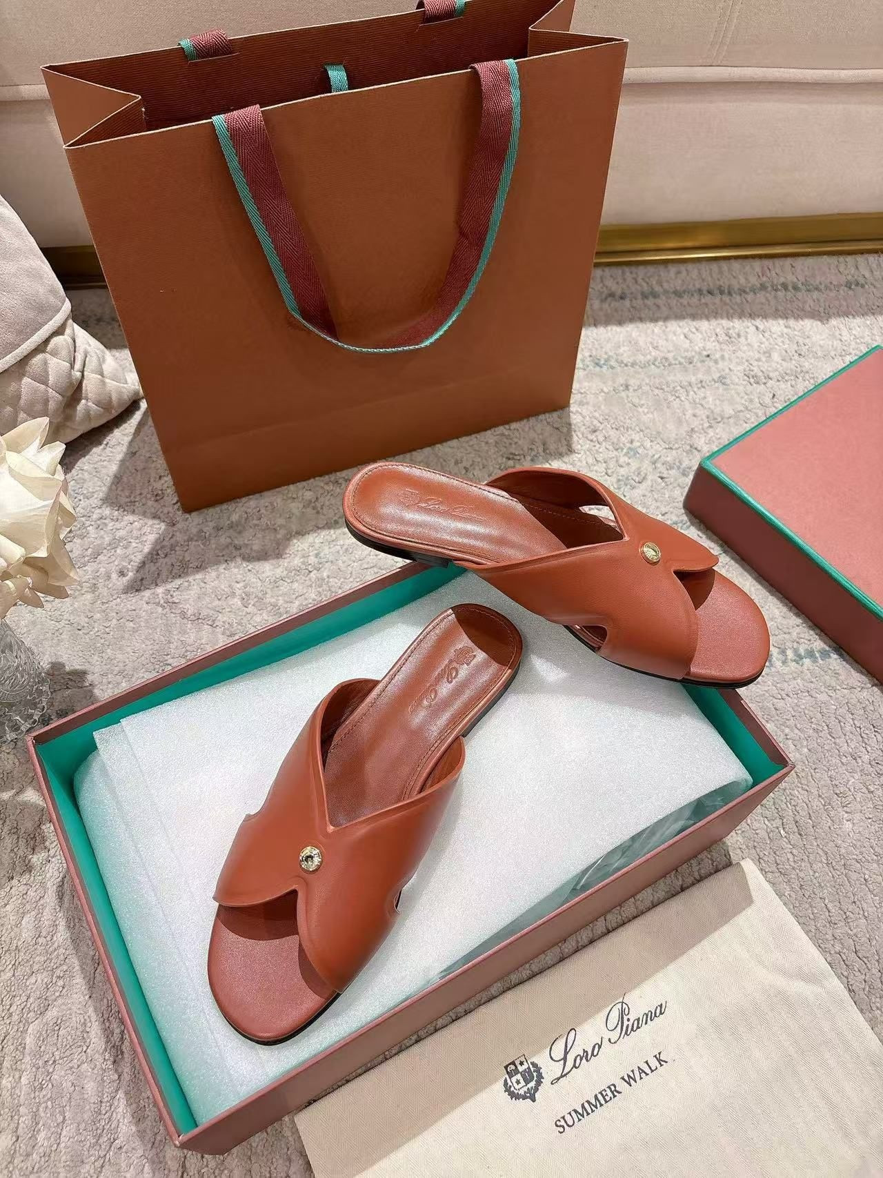 ua L**o p*ana vera sandal