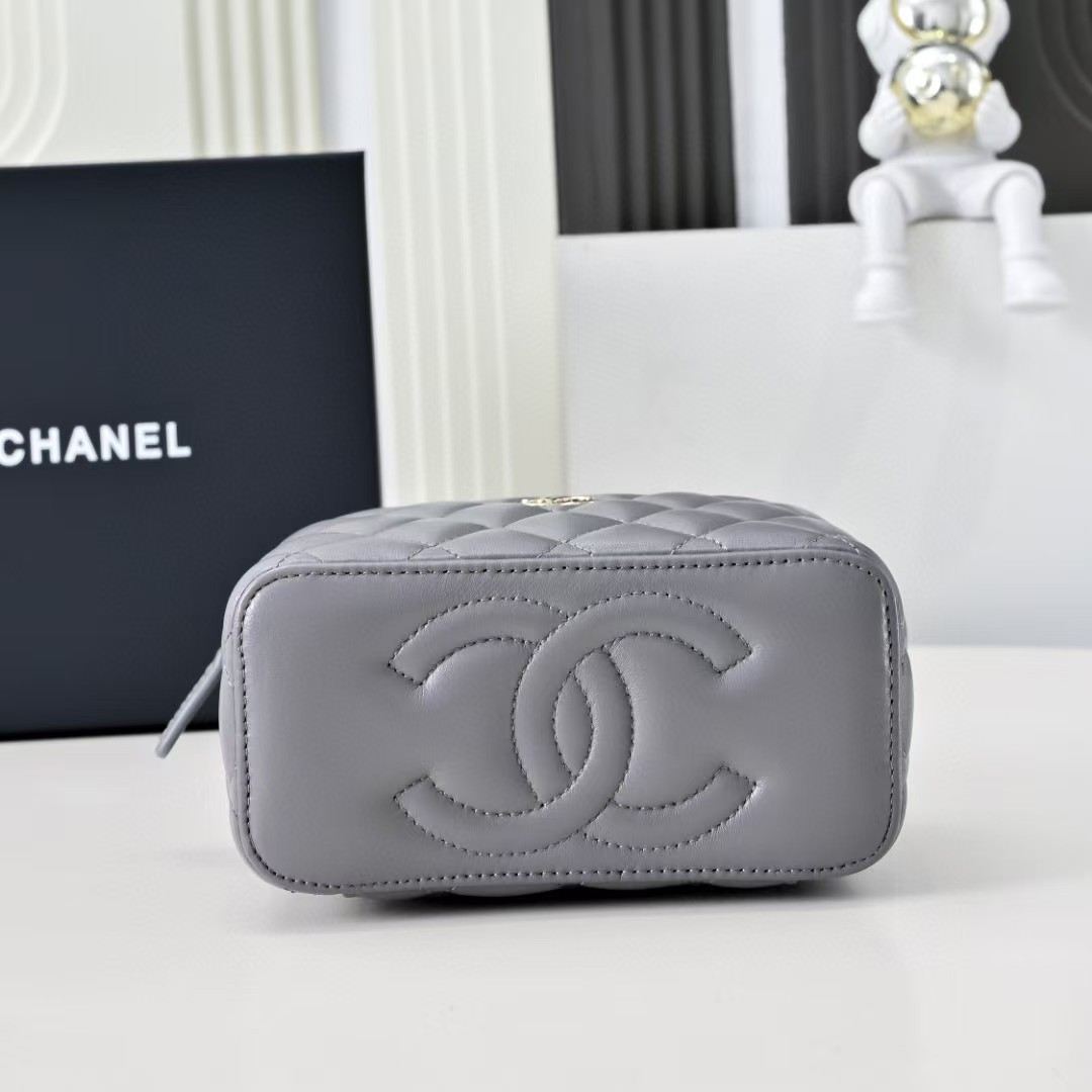 Ch*el long vanity with chain 16.5x10x8cm