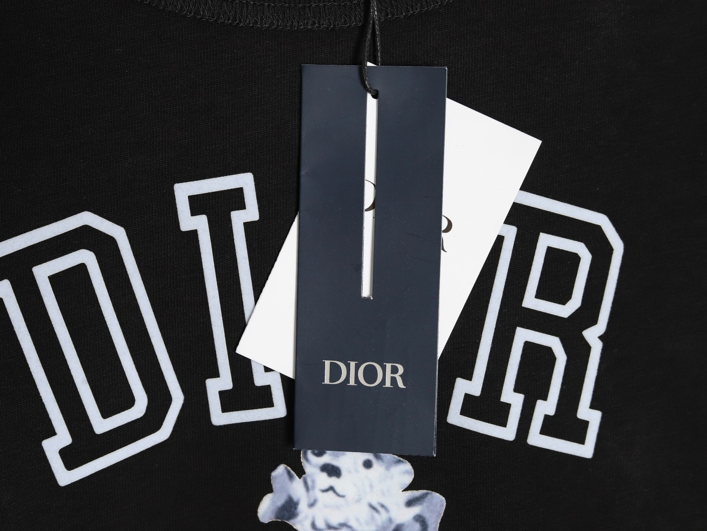 D*or short-sleeved t-shirt