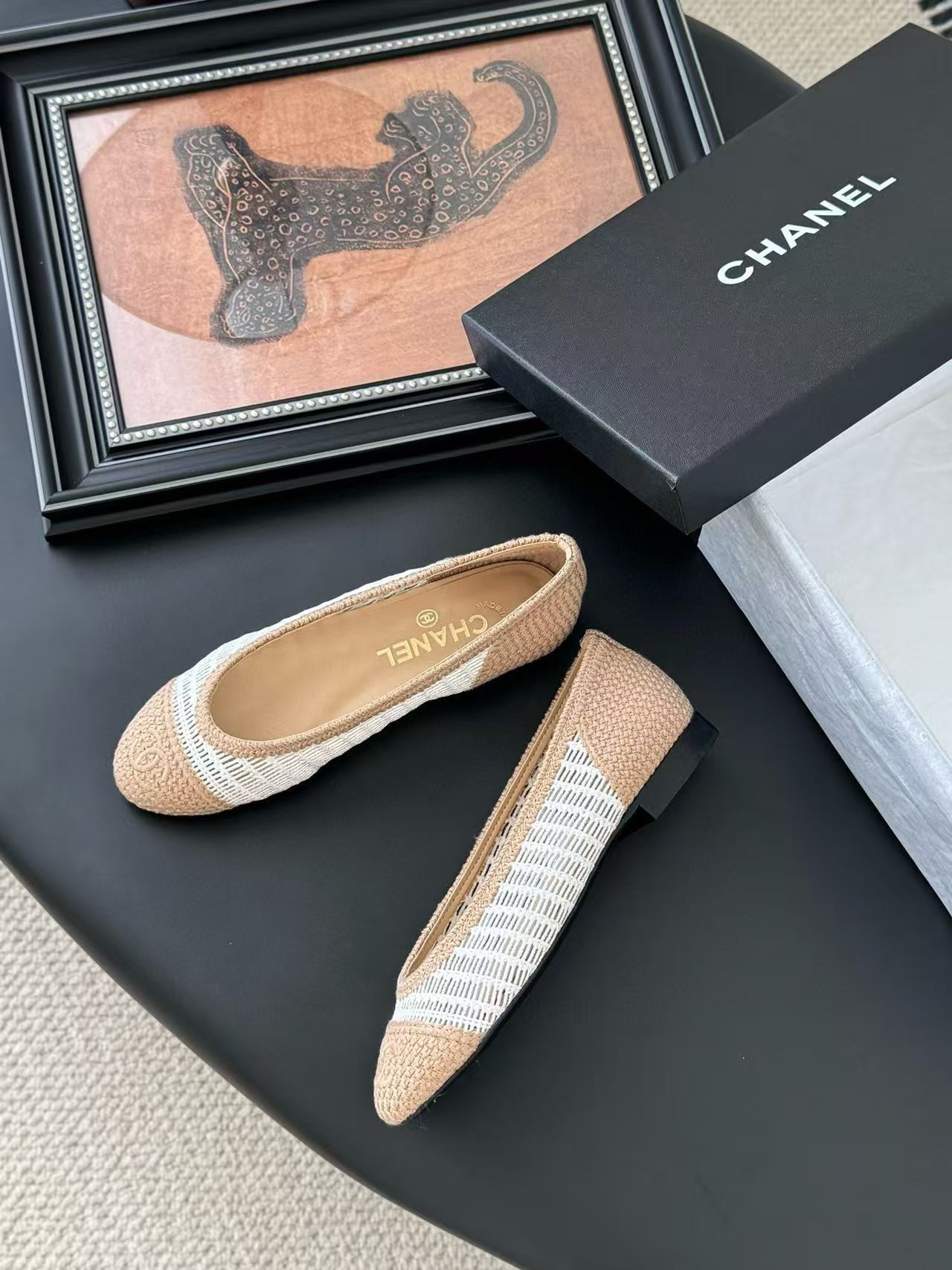 ua Ch*el ballet flats
