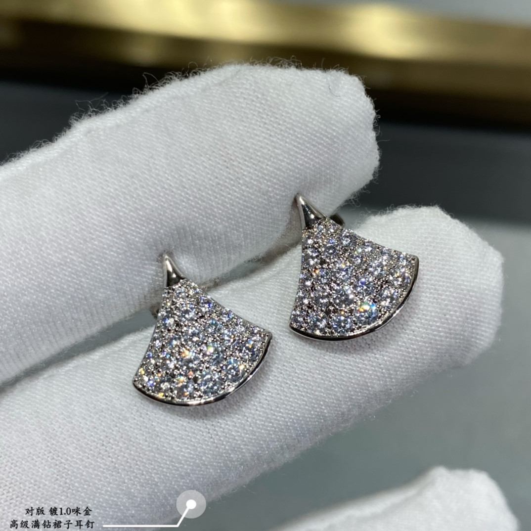 b*l*ai Di*m*nd fan-shaped skirt earrings