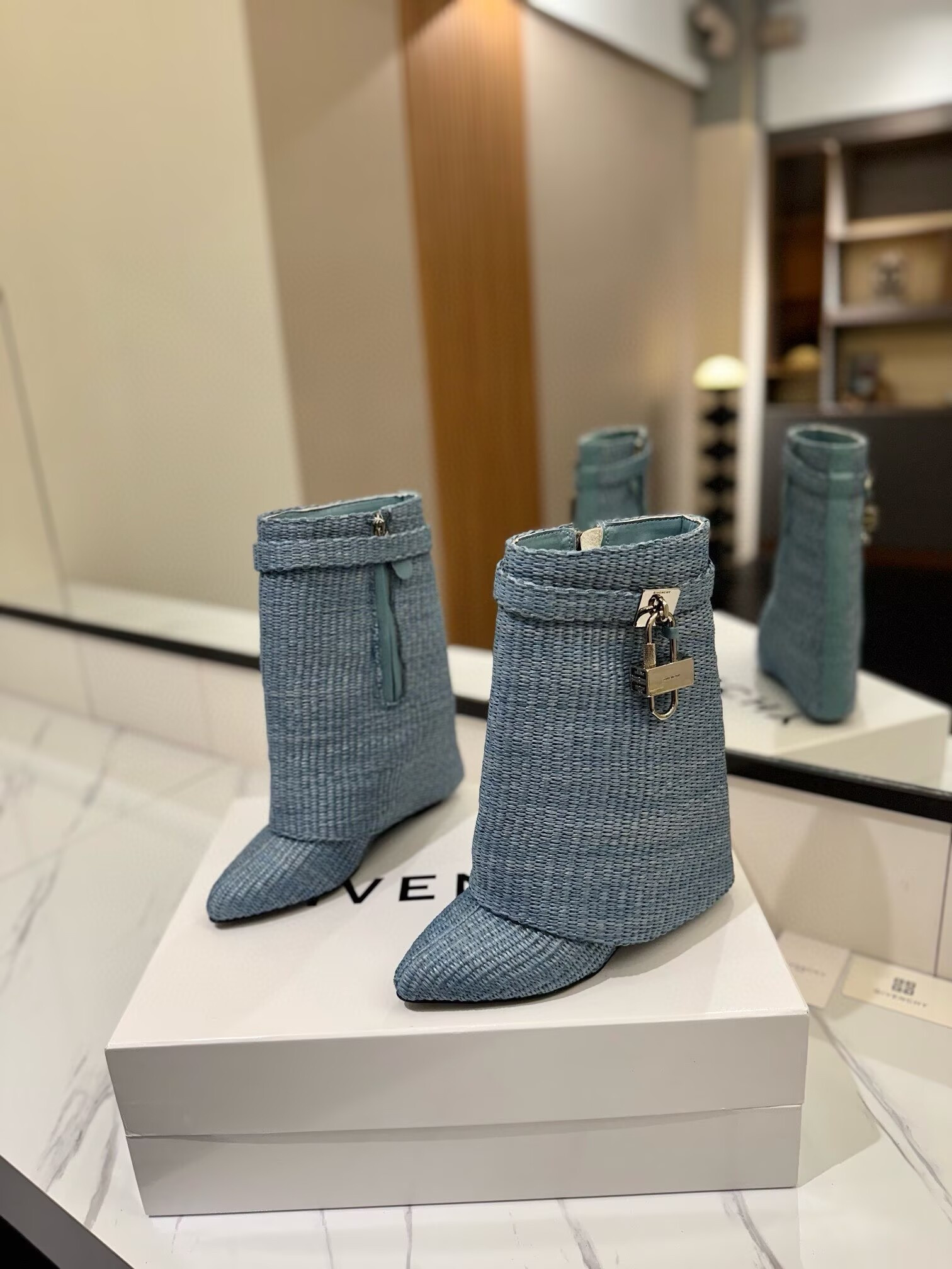ua G1uenchy boots