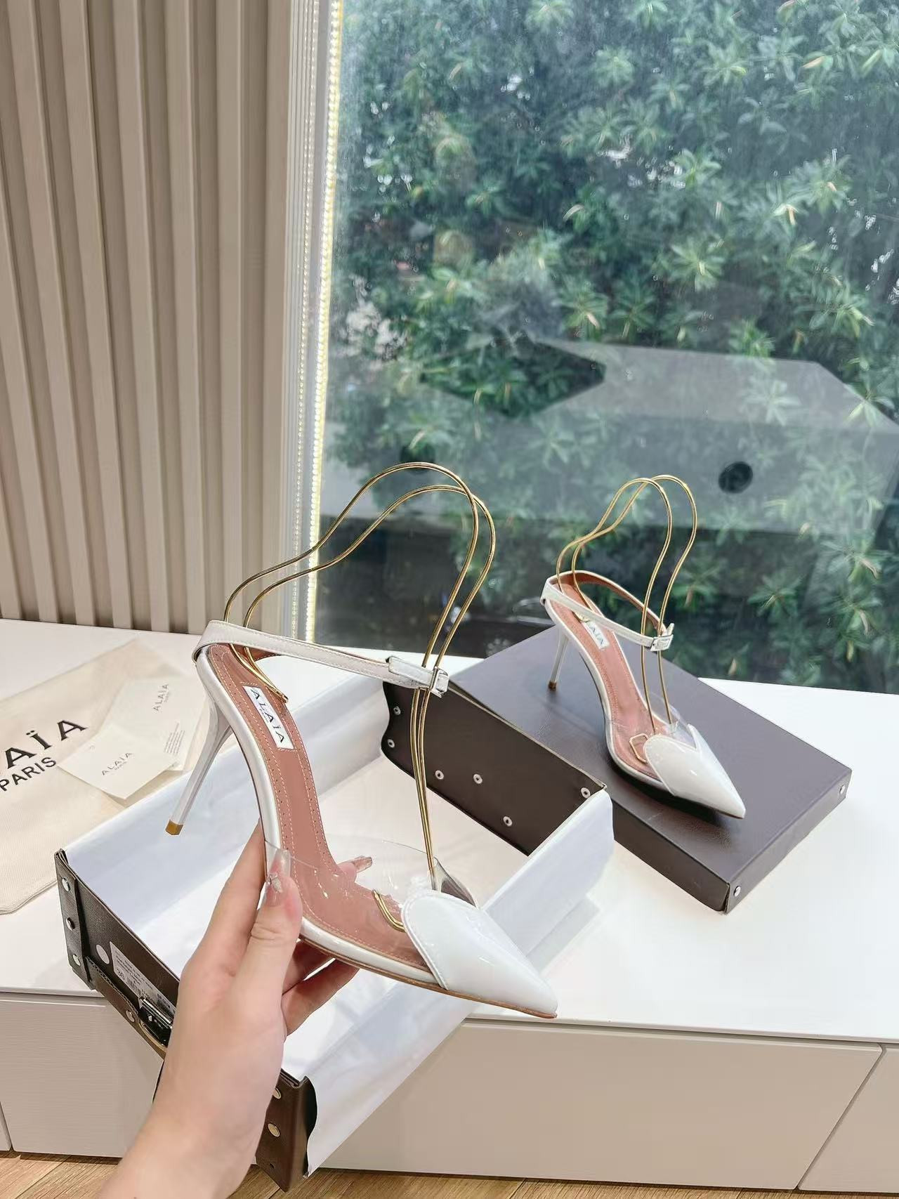 UA A1a1a Patent Heart-Toe Stiletto Pumps