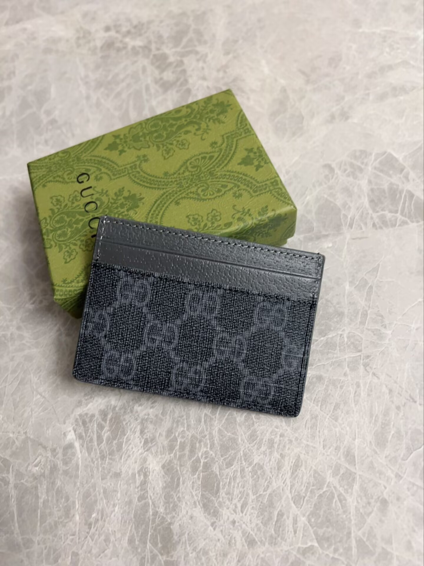 G*u*i gg card case wallet