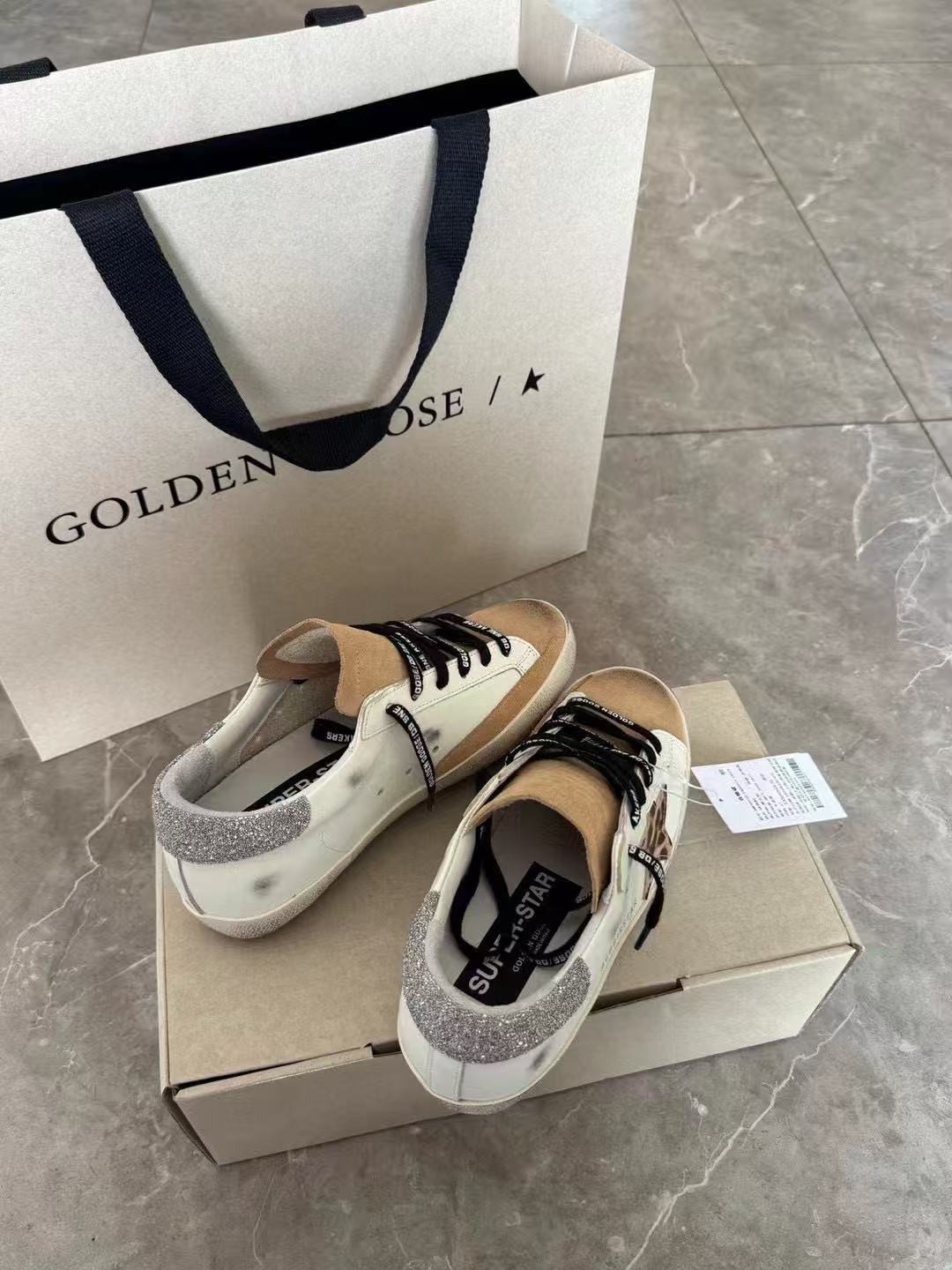 ua g01den G003e s*per-star sneaker
