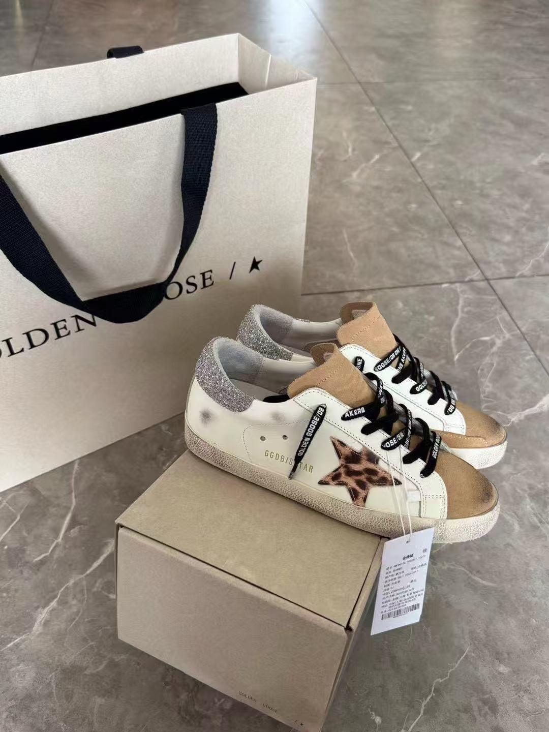 ua g01den G003e s*per-star sneaker