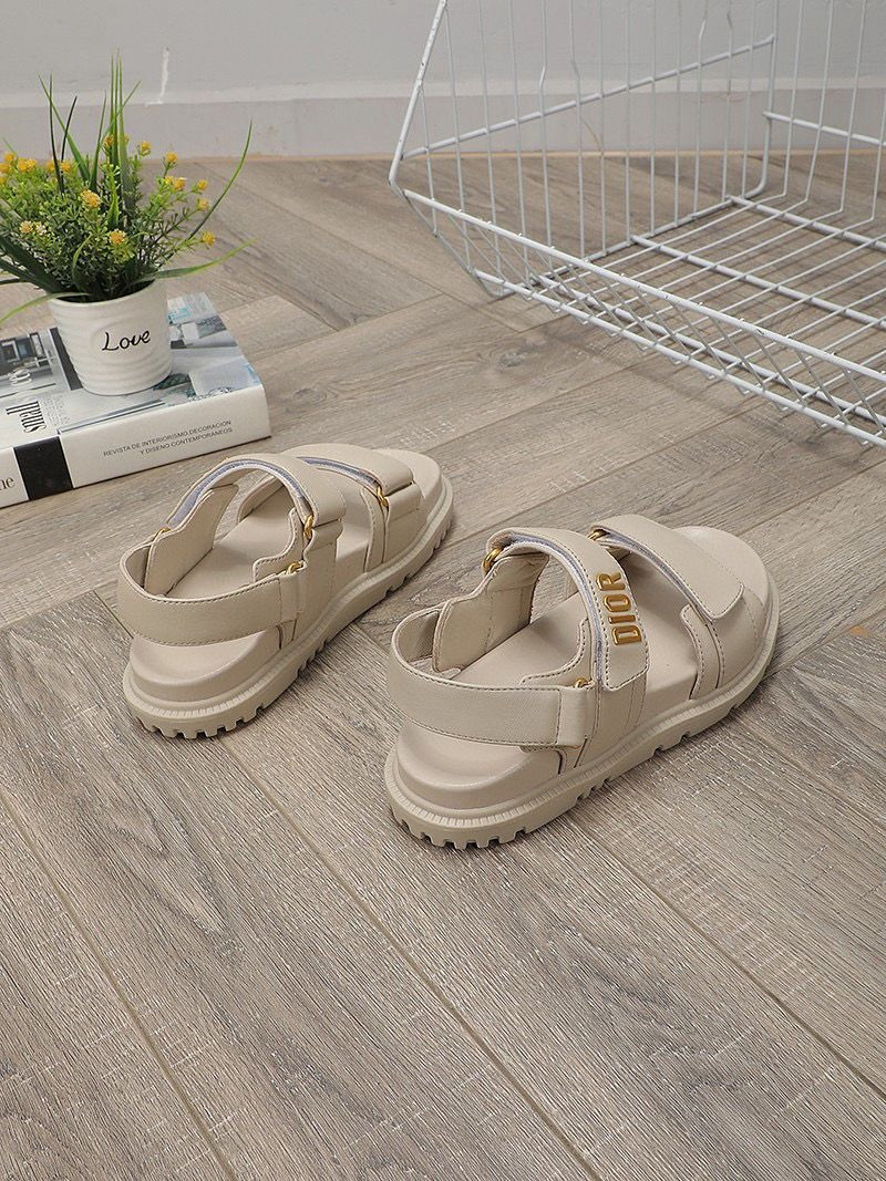 ua D*or D*oract sandal