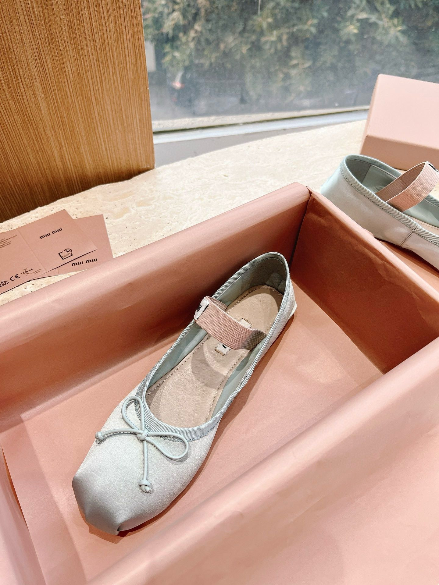 ua M1v M1v satin ballerinas