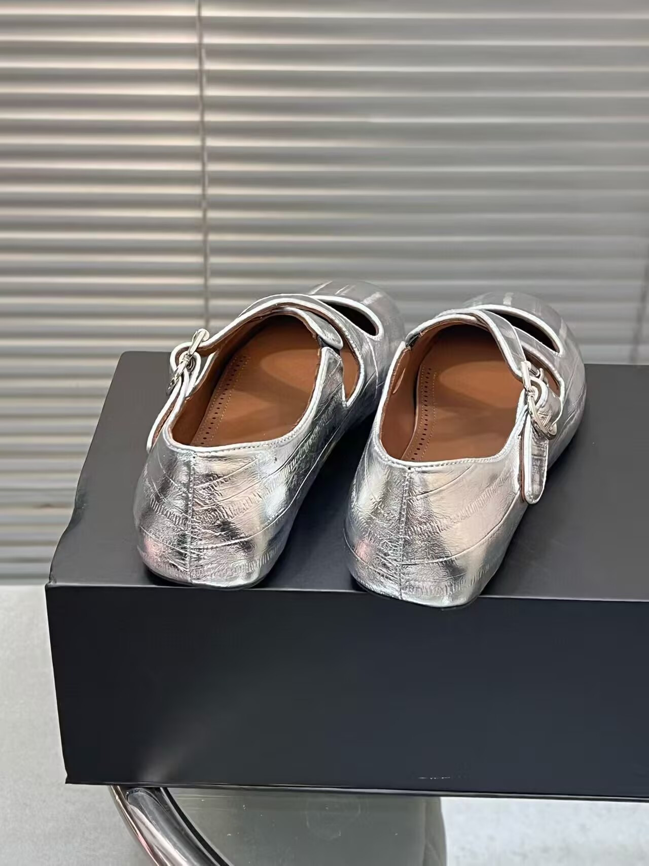 UA A1a1a CRISS CROSS BALLET FLATS