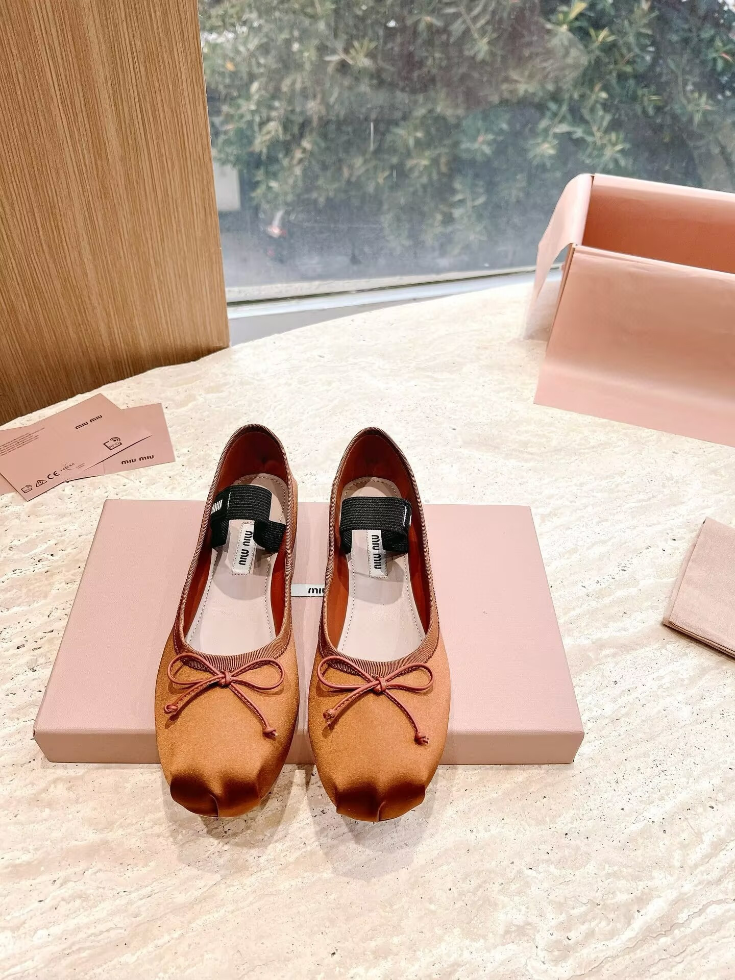 ua M1v M1v satin ballerinas