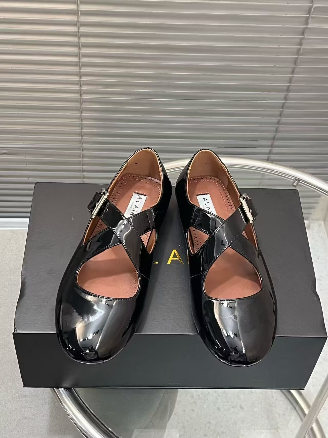UA A1a1a CRISS CROSS BALLET FLATS