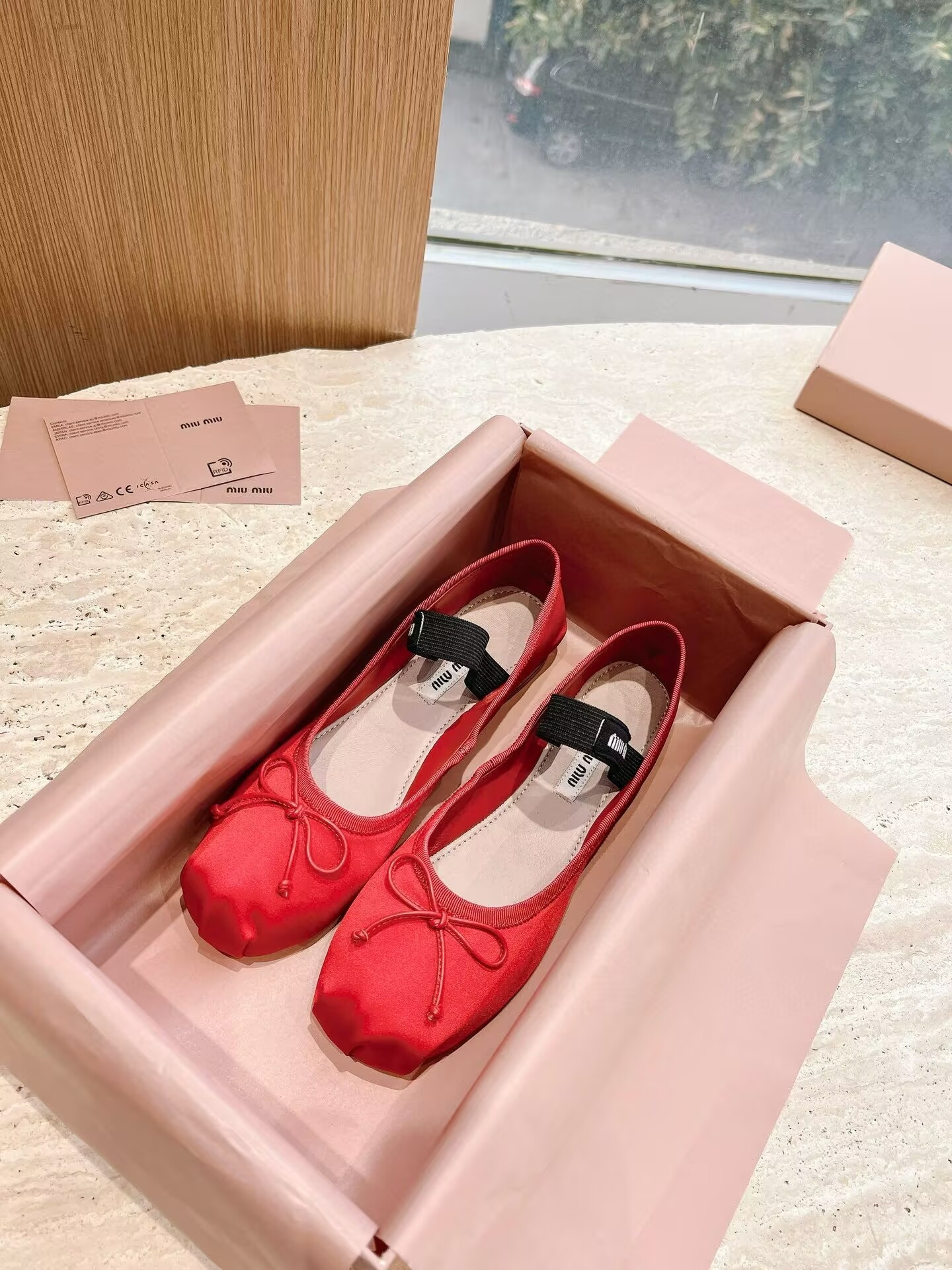 ua M1v M1v satin ballerinas
