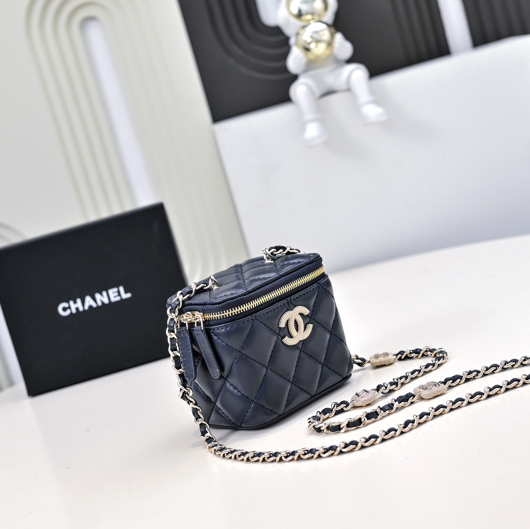 Ch*el small vanity with chain 11x8.5x7cm