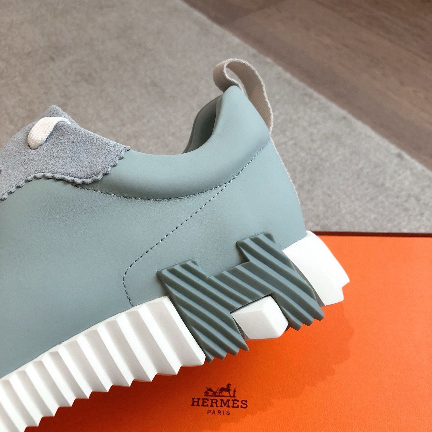 ua H**me5 bouncing sneaker
