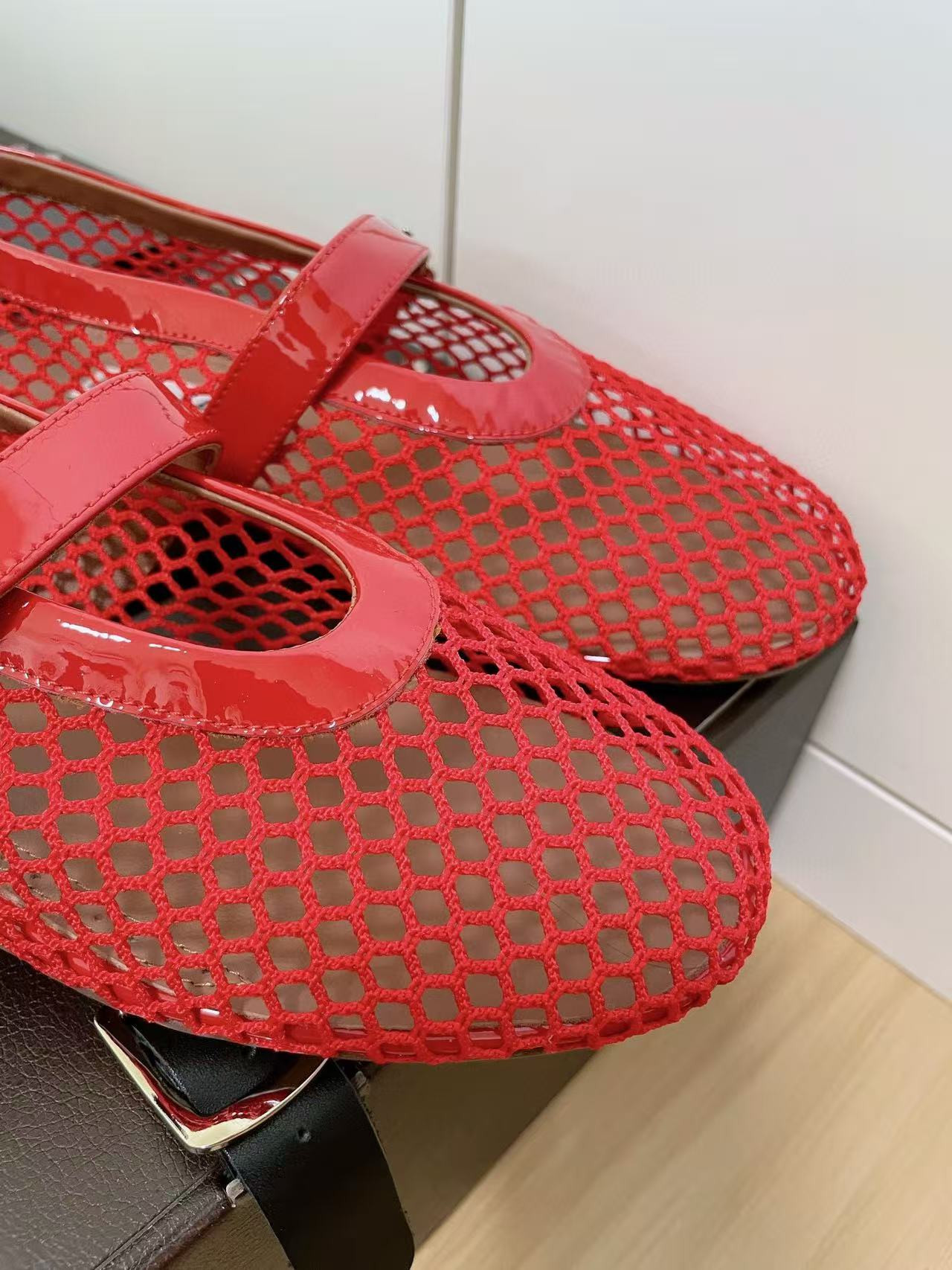 UA A1a1a BALLET FLATS IN FISHNET