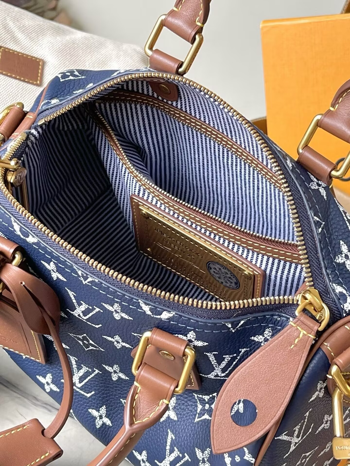 LV Speedy P9 Bandoulière 25 M15278 25x15x15cm