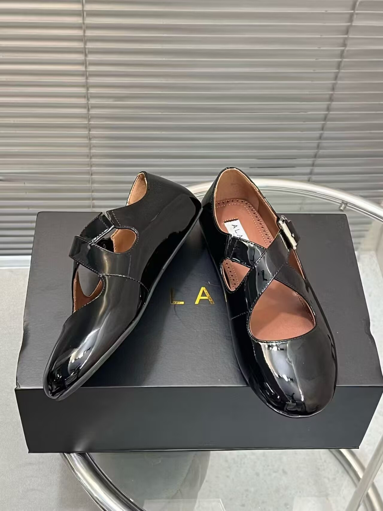 UA A1a1a CRISS CROSS BALLET FLATS
