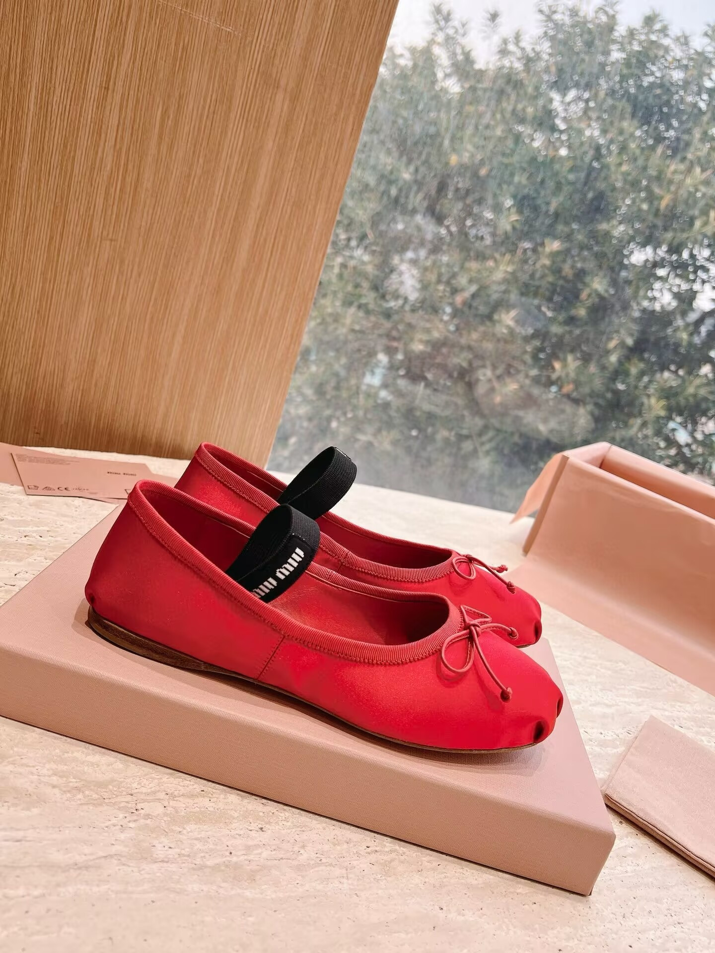 ua M1v M1v satin ballerinas