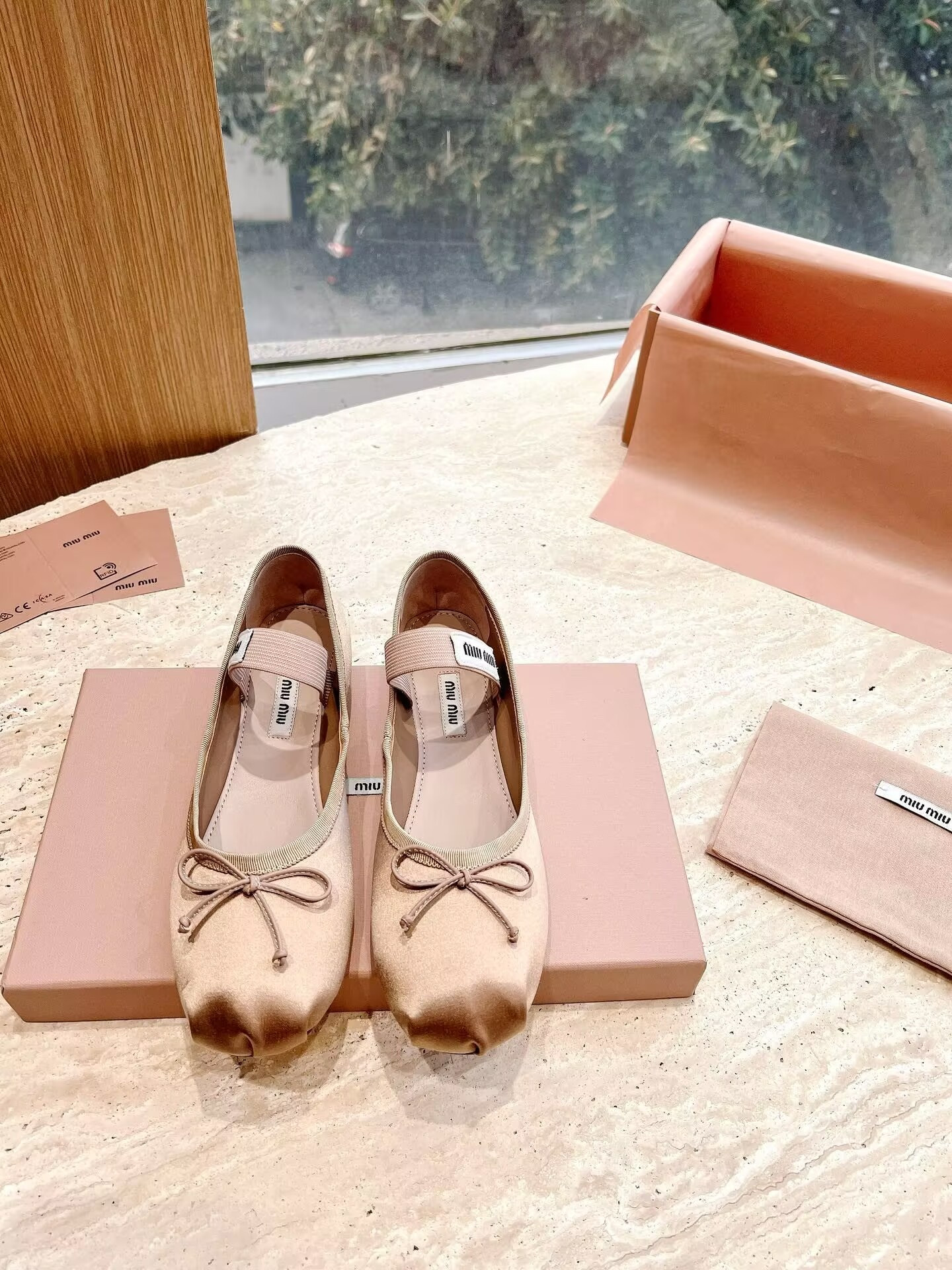 ua M1v M1v satin ballerinas