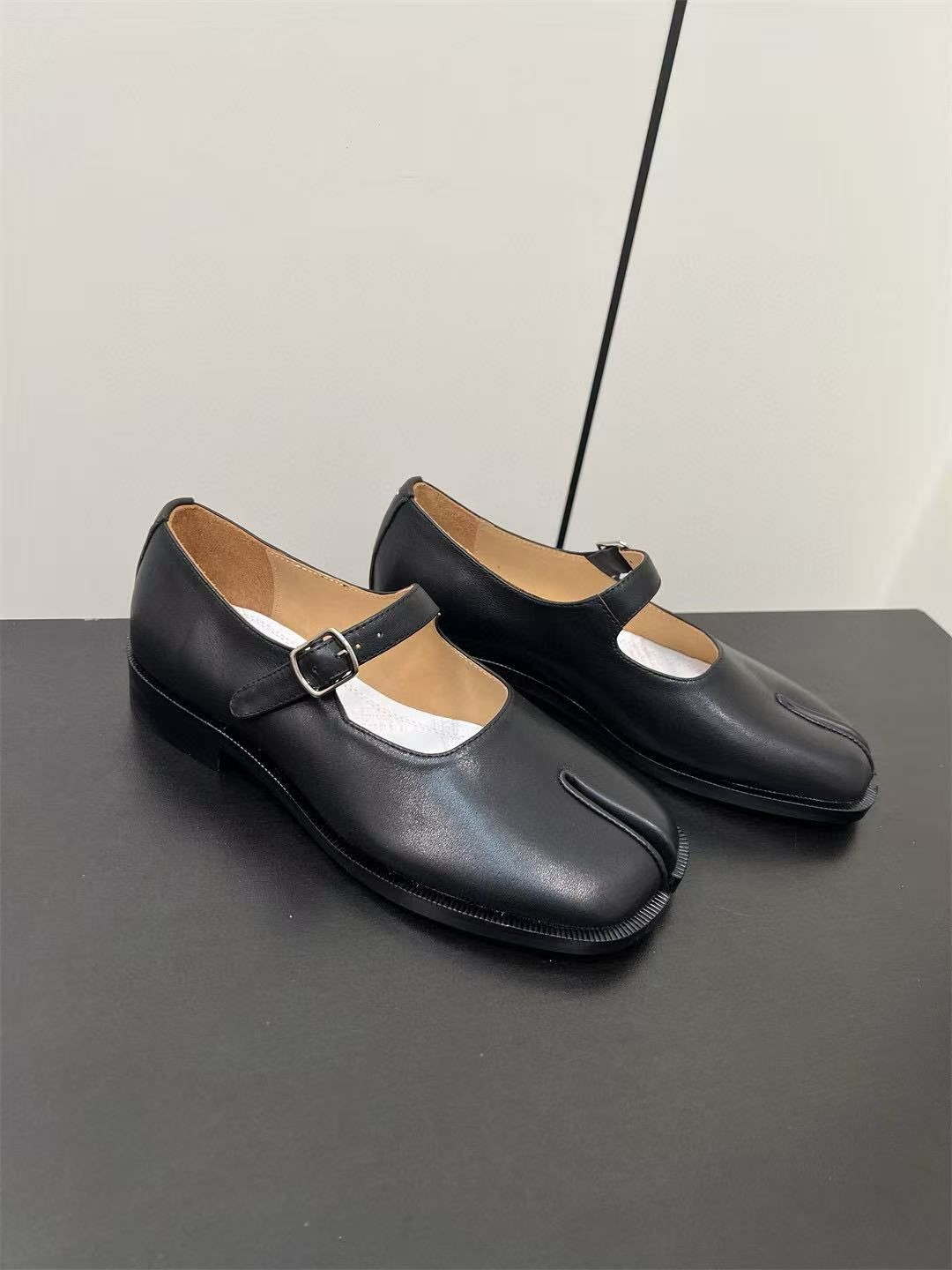 ua ma*s*n Ma*i*la mary jane shoes