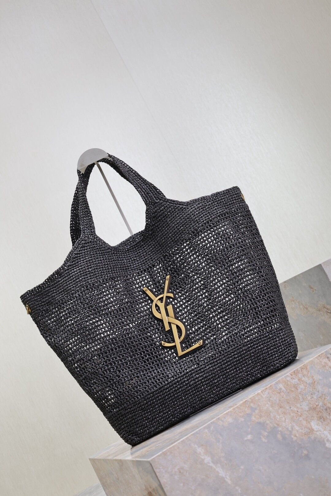 Y*L icare in raffia 37-55x43x5cm