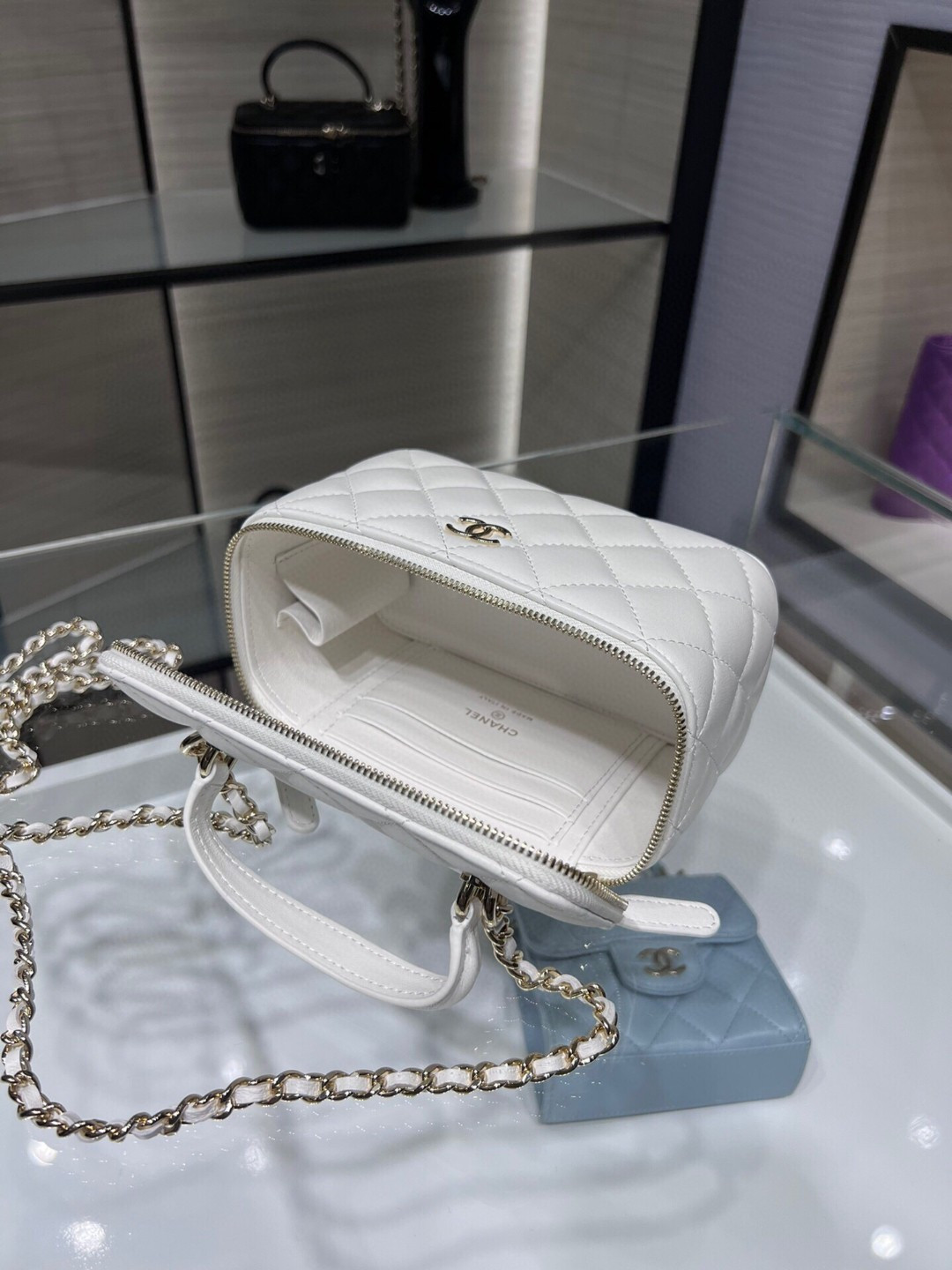 Ch*el long vanity with chain 16.5x10x8cm