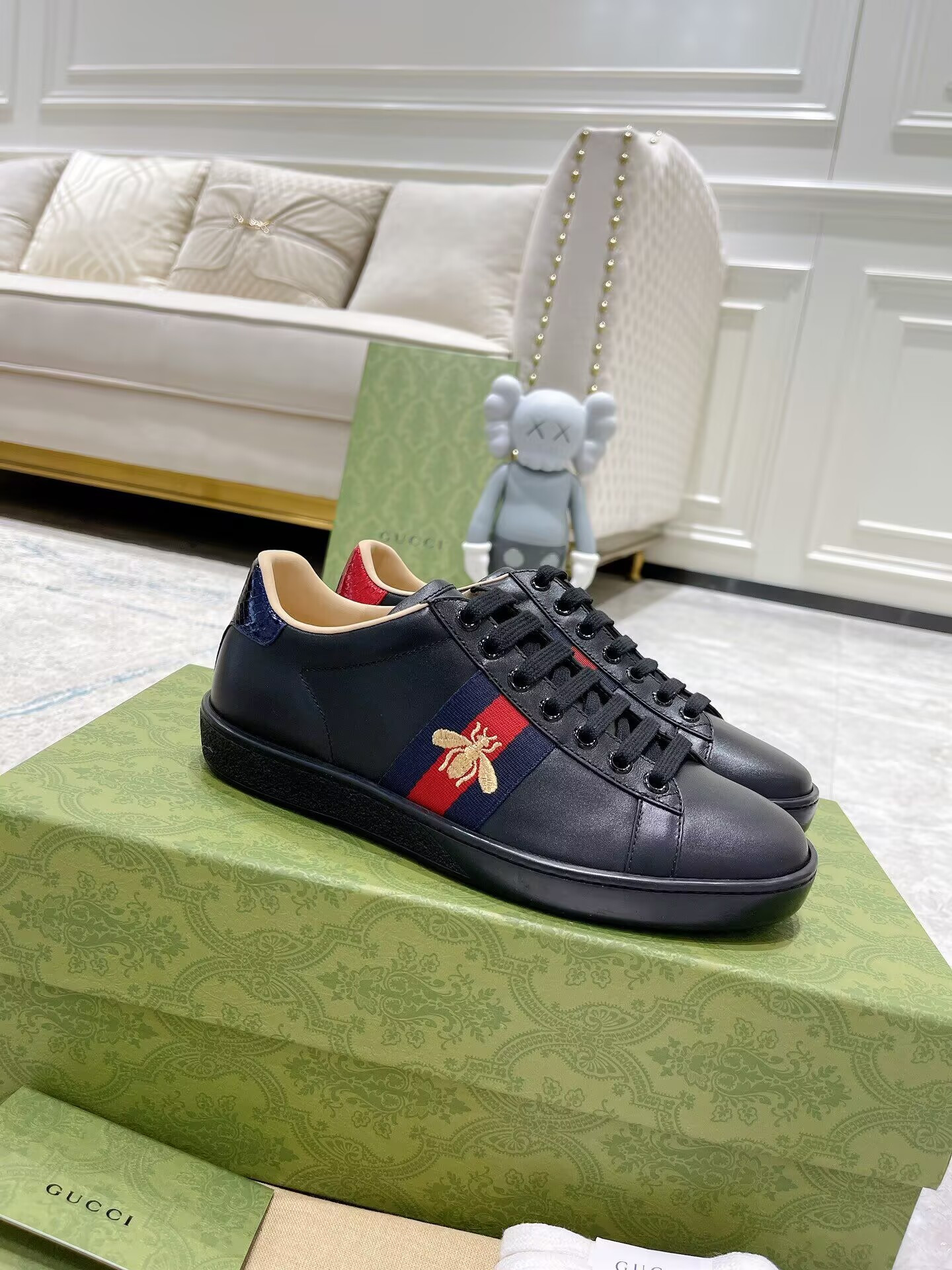 ua G*u*i screener sneaker