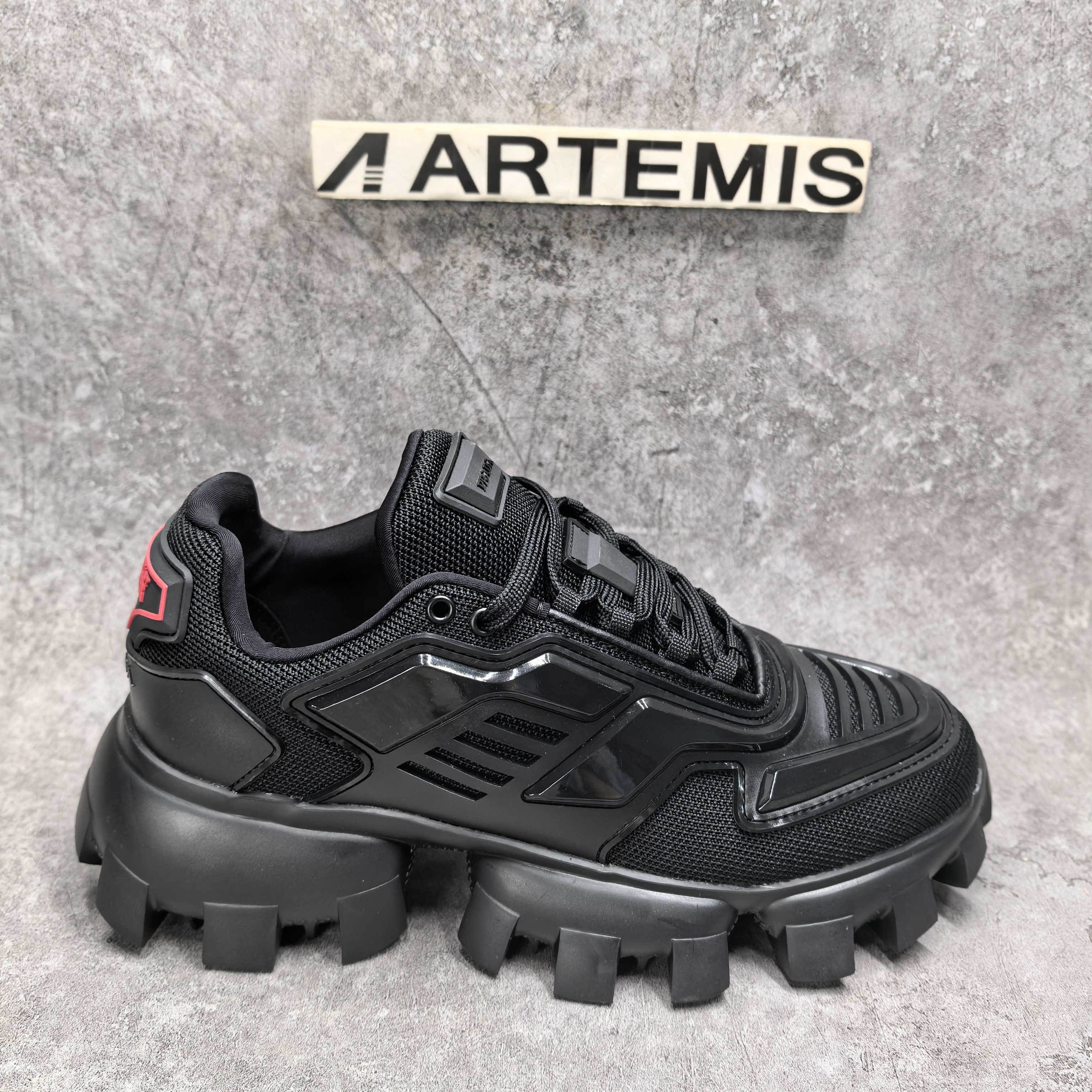 ua Pra*a sneakers