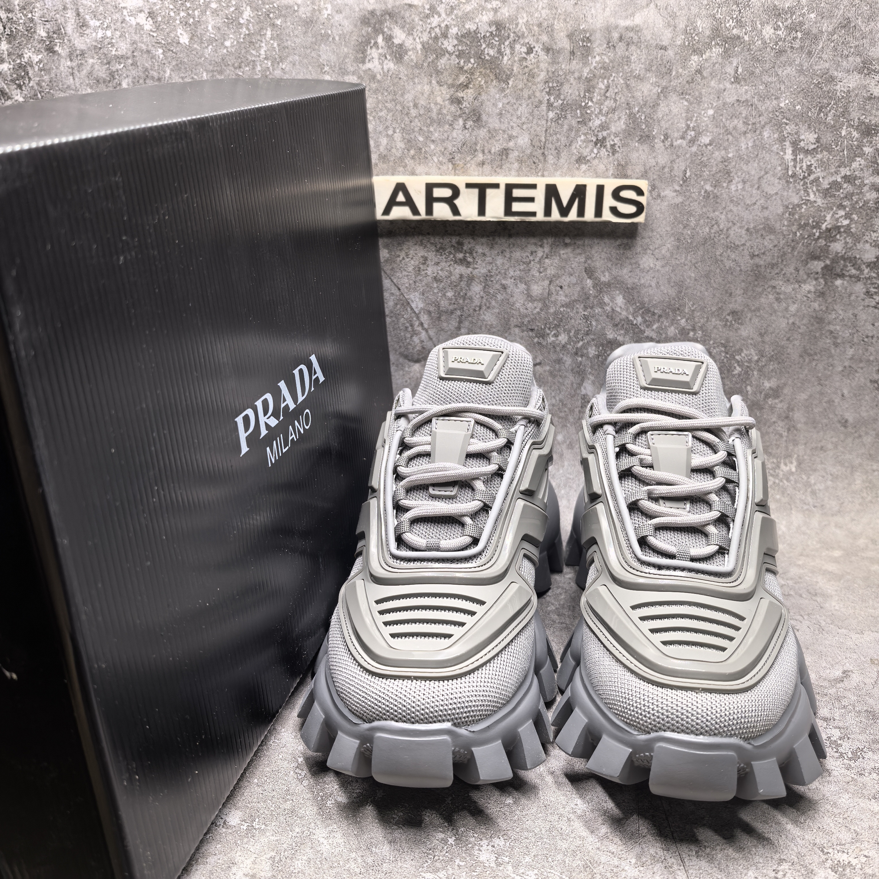 ua Pra*a sneaker