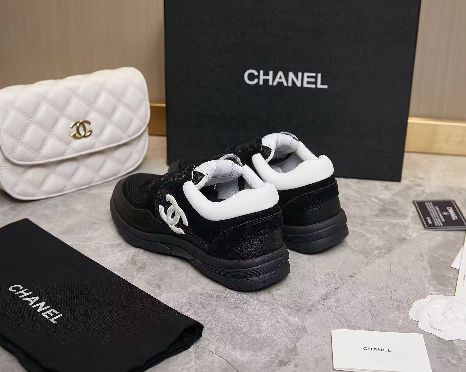ua Ch*el sneaker