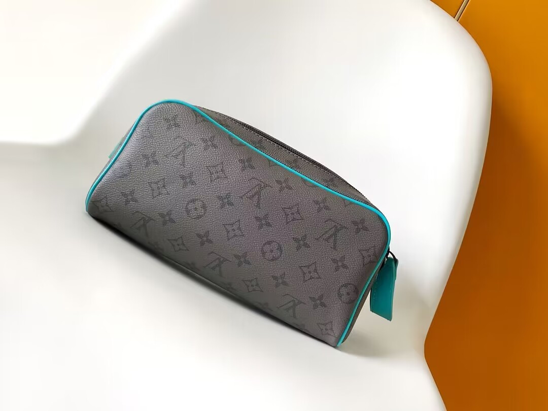 LV Dopp Kit Toiletry Bag M11482 28 x 15 x 16.5cm