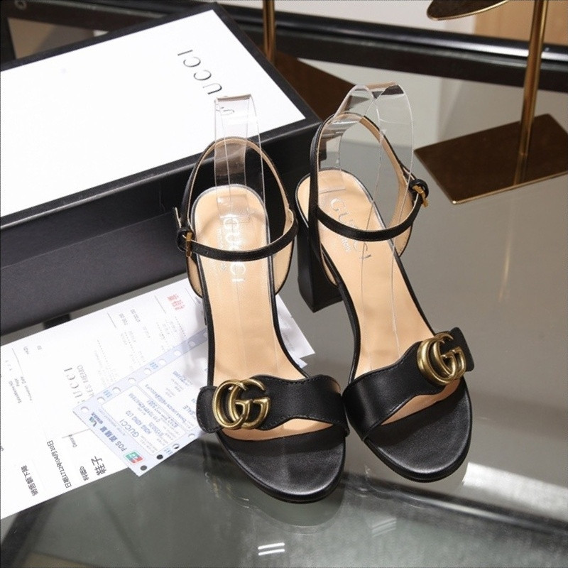 ua G*u*i horsebit mid-heel sandal