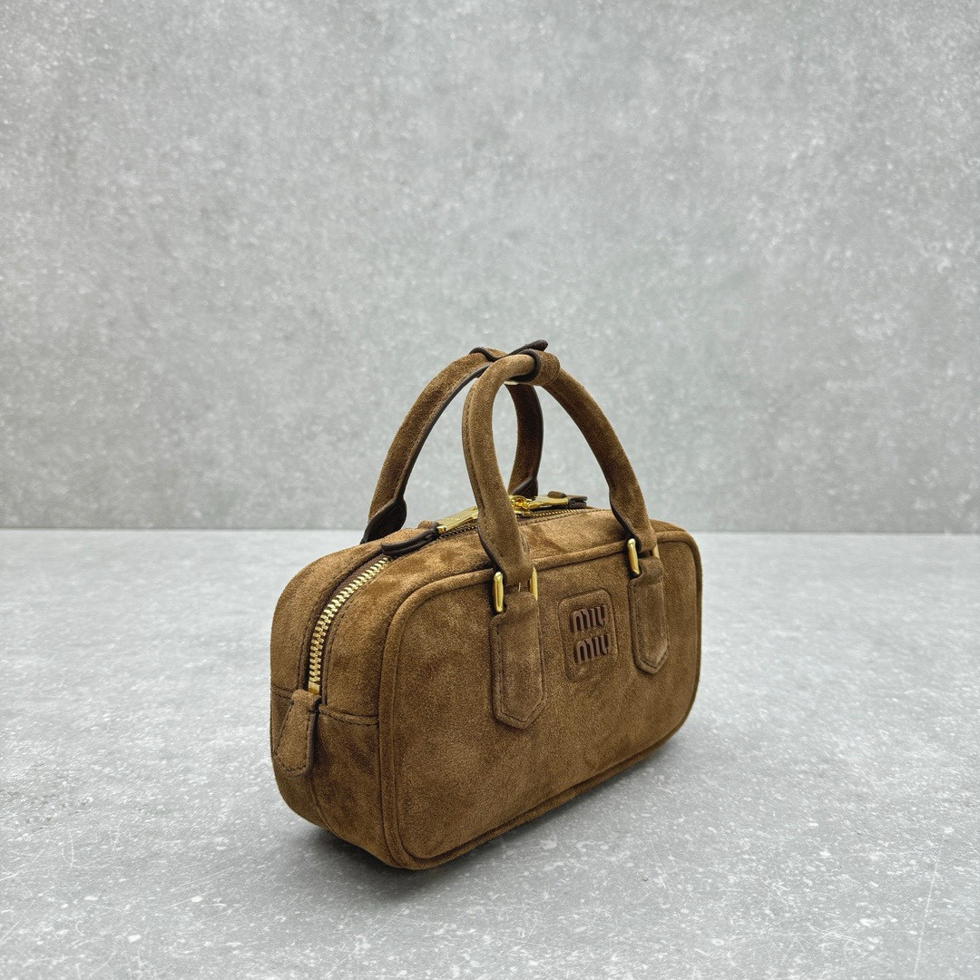 M1v M1v arcadie matelassé nappa leather bag 22x10.5x7.5cm