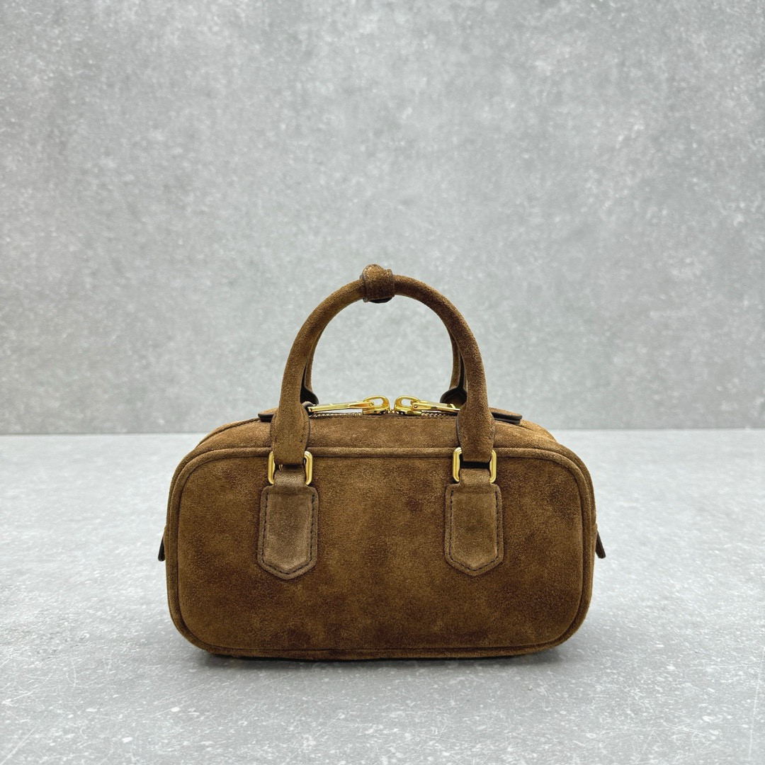 M1v M1v arcadie matelassé nappa leather bag 22x10.5x7.5cm