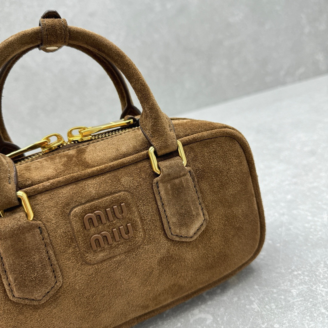 M1v M1v arcadie matelassé nappa leather bag 22x10.5x7.5cm