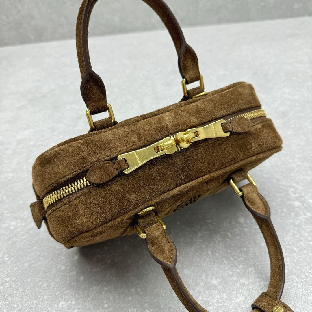 M1v M1v arcadie matelassé nappa leather bag 22x10.5x7.5cm