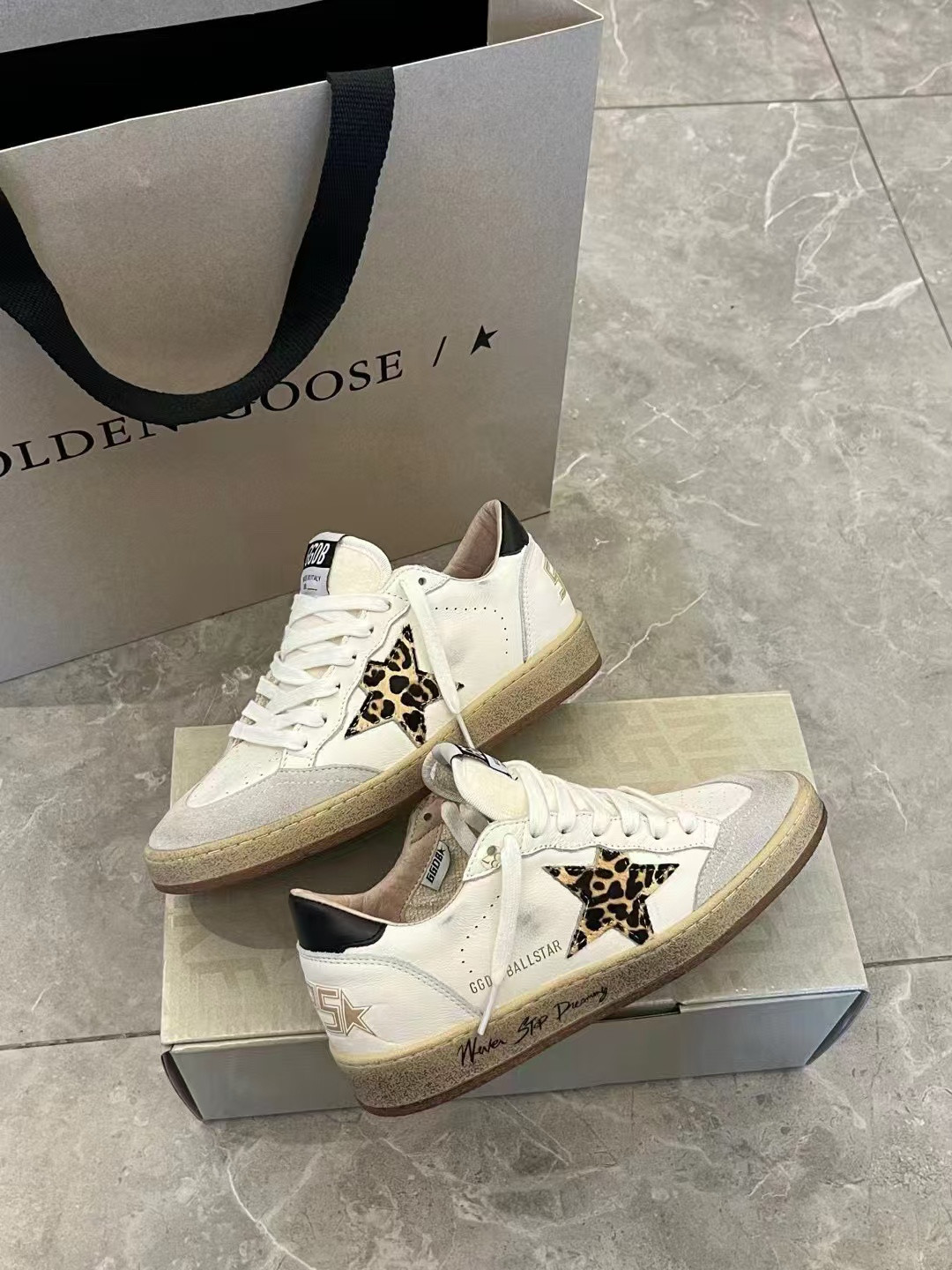 ua g01den G003e s*per-star sneaker